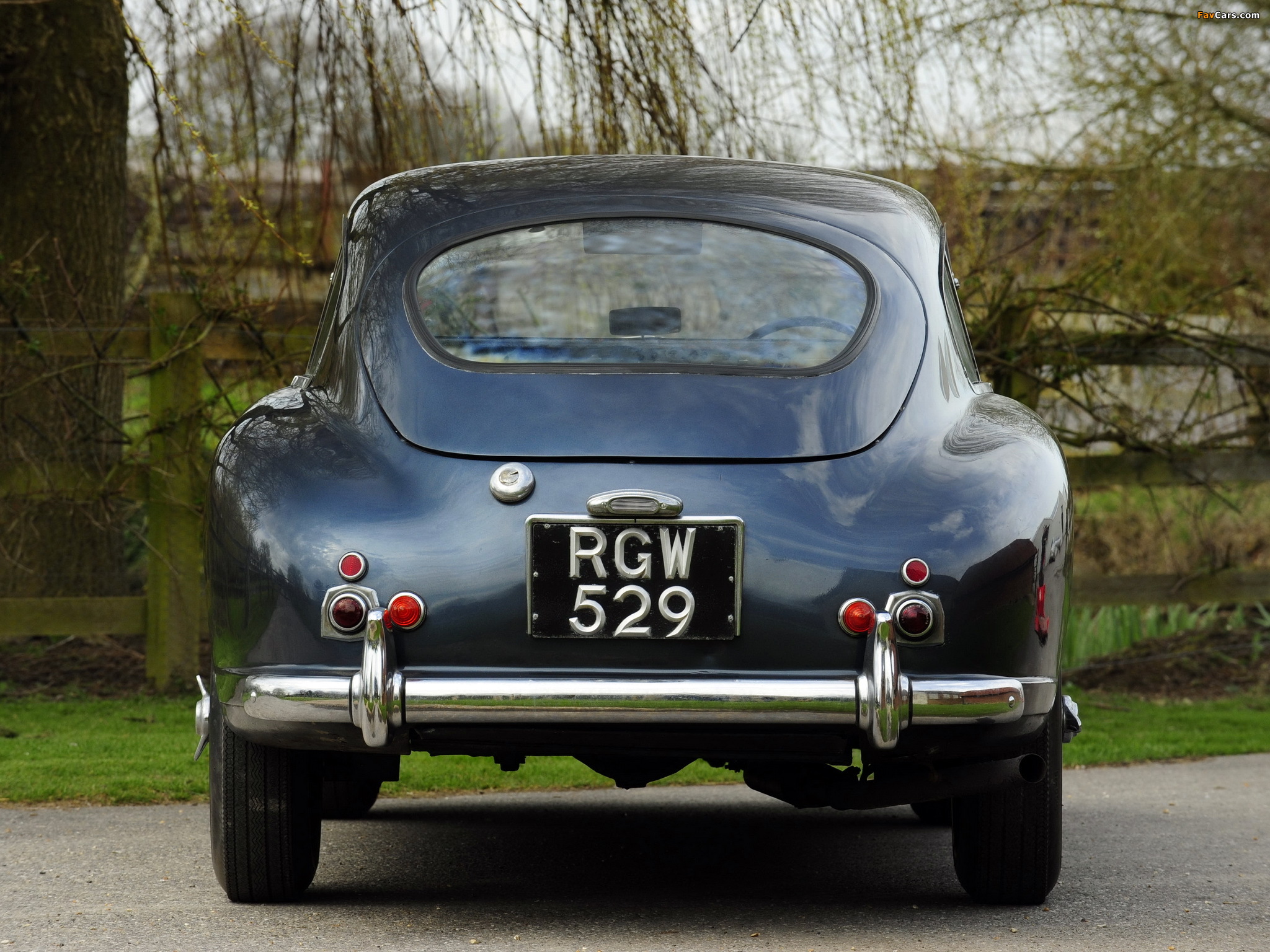 Pictures of Aston Martin DB2/4 Sports Saloon MkII (1955–1957) (2048 x 1536)