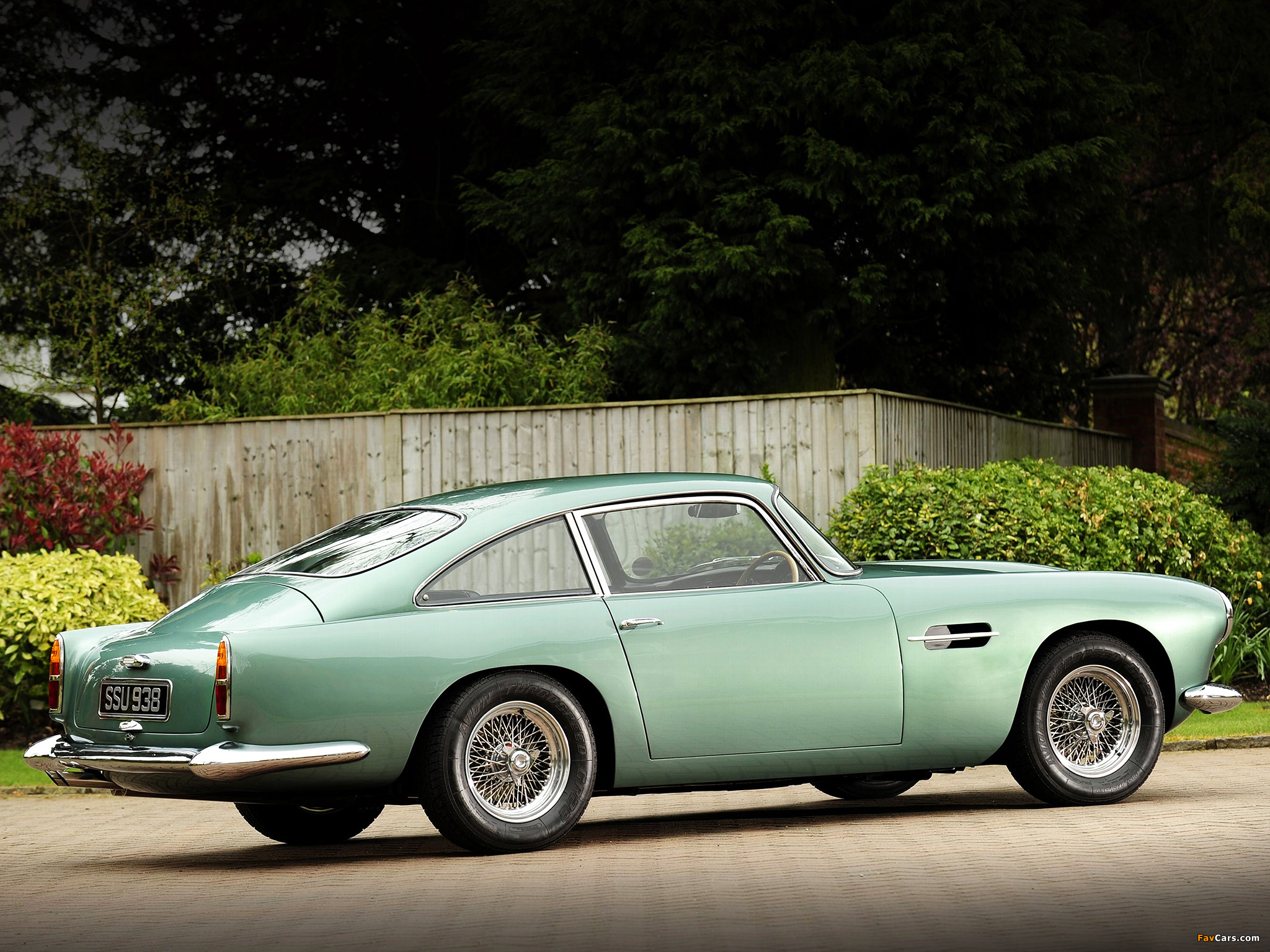 Aston Martin DB4 UK-spec (1958–1961) photos (2048 x 1536)