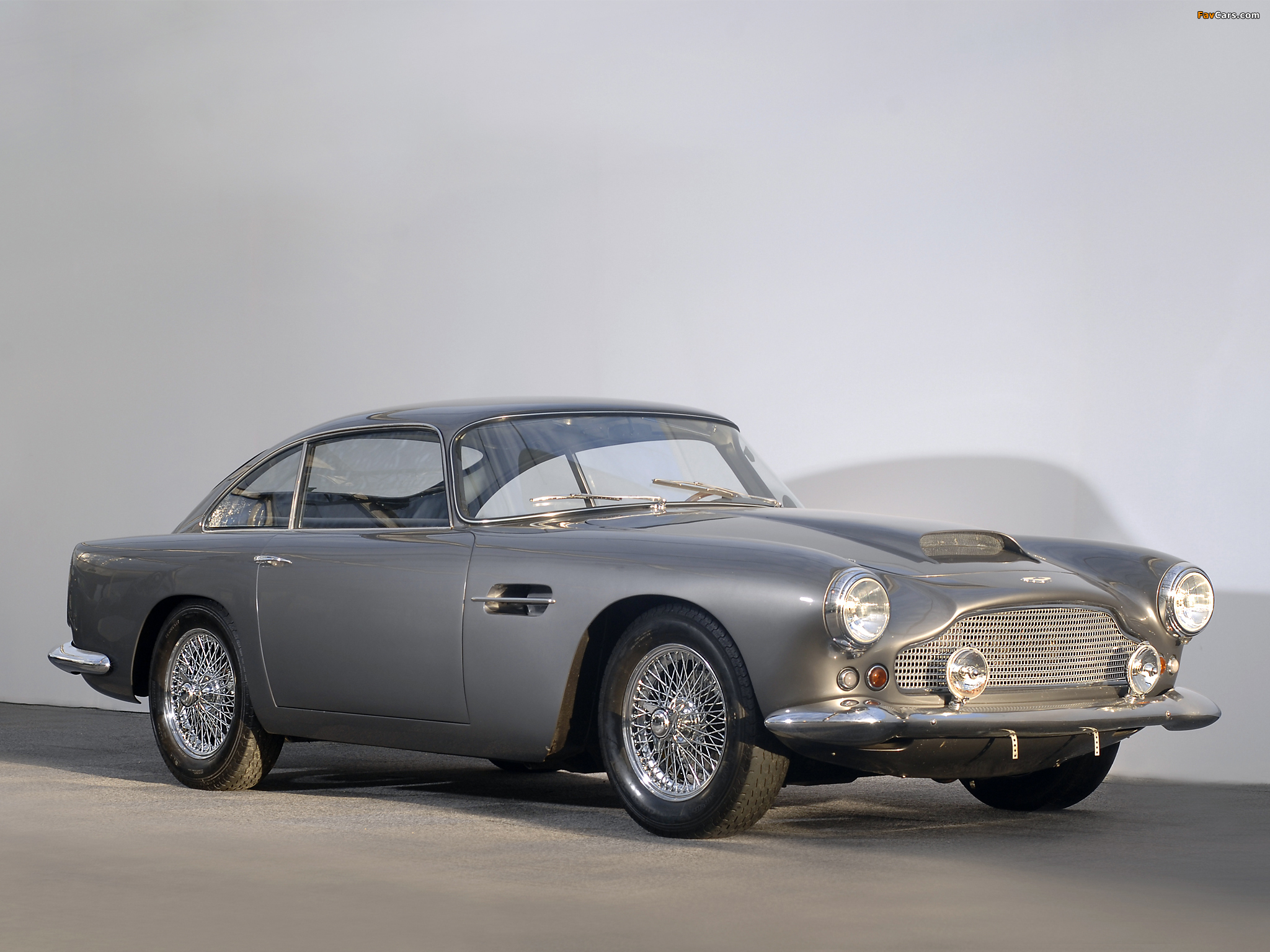 Aston Martin DB4 UK-spec (1958–1961) pictures (2048 x 1536)