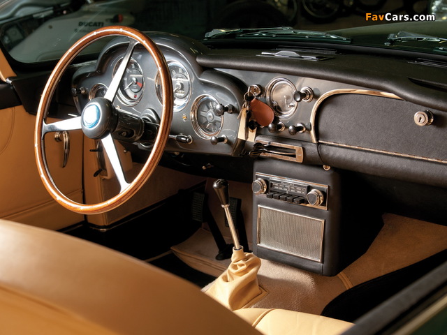 Aston Martin DB4 US-spec (Series II) 1960–61 wallpapers (640 x 480)