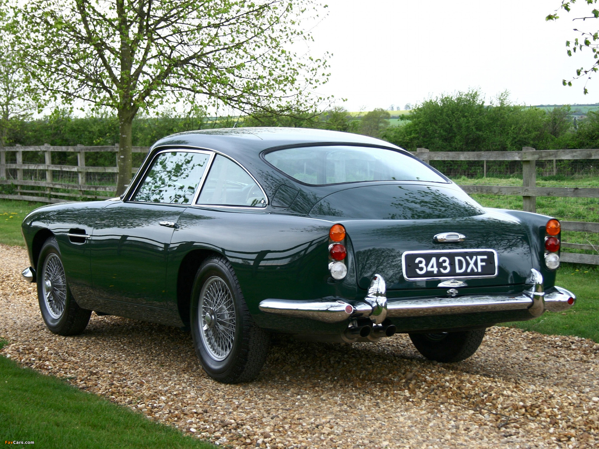 Aston Martin DB4 Vantage UK-spec IV (1961–1962) photos (2048 x 1536)