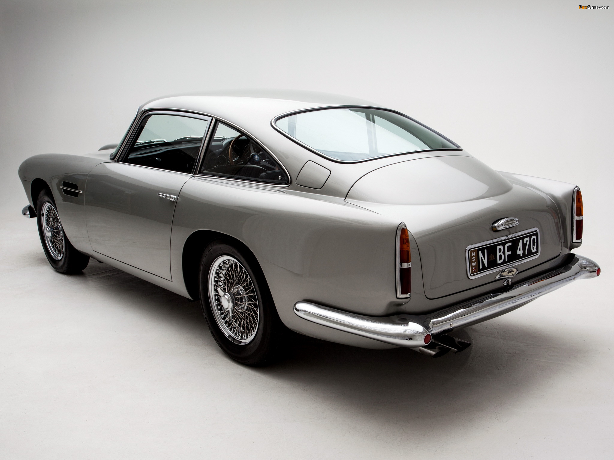 Images of Aston Martin DB4 UK-spec (1958–1961) (2048 x 1536)