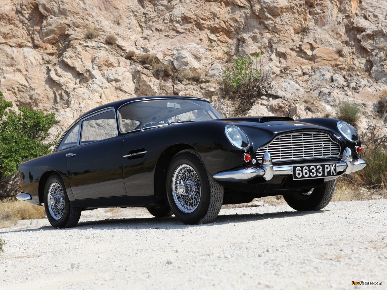 Photos of Aston Martin DB4 Vantage V (1962–1963) (1280 x 960)