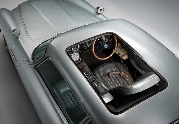 Aston Martin DB5 James Bond Edition (1964) photos