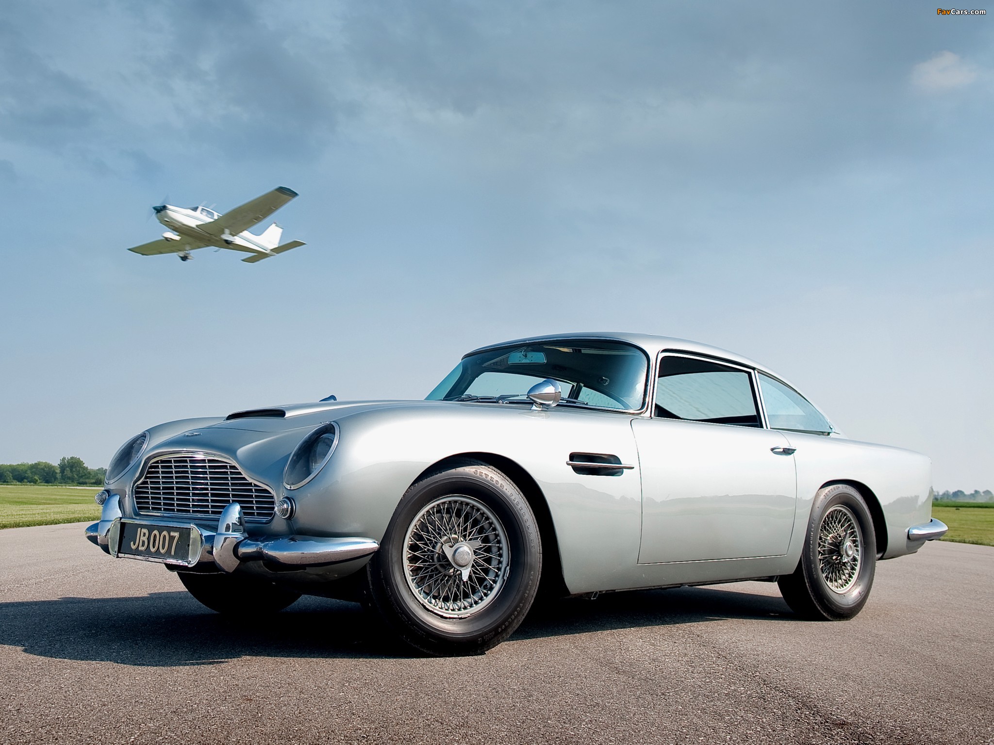 Aston Martin DB5 James Bond Edition (1964) pictures (2048 x 1536)