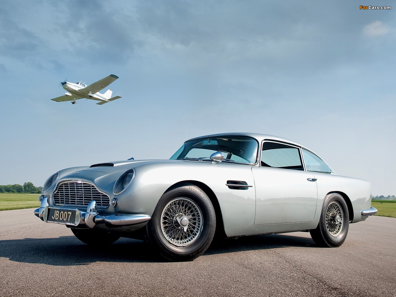 Aston Martin DB5 James Bond Edition (1964) pictures (1280 x 960)