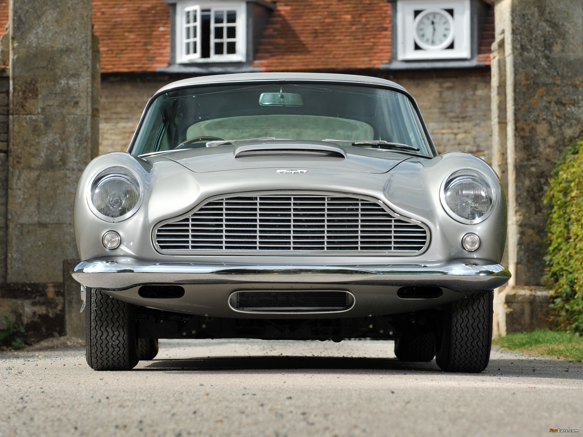 Aston Martin DB5 Vantage UK-spec (1964–1965) pictures (2048 x 1536)