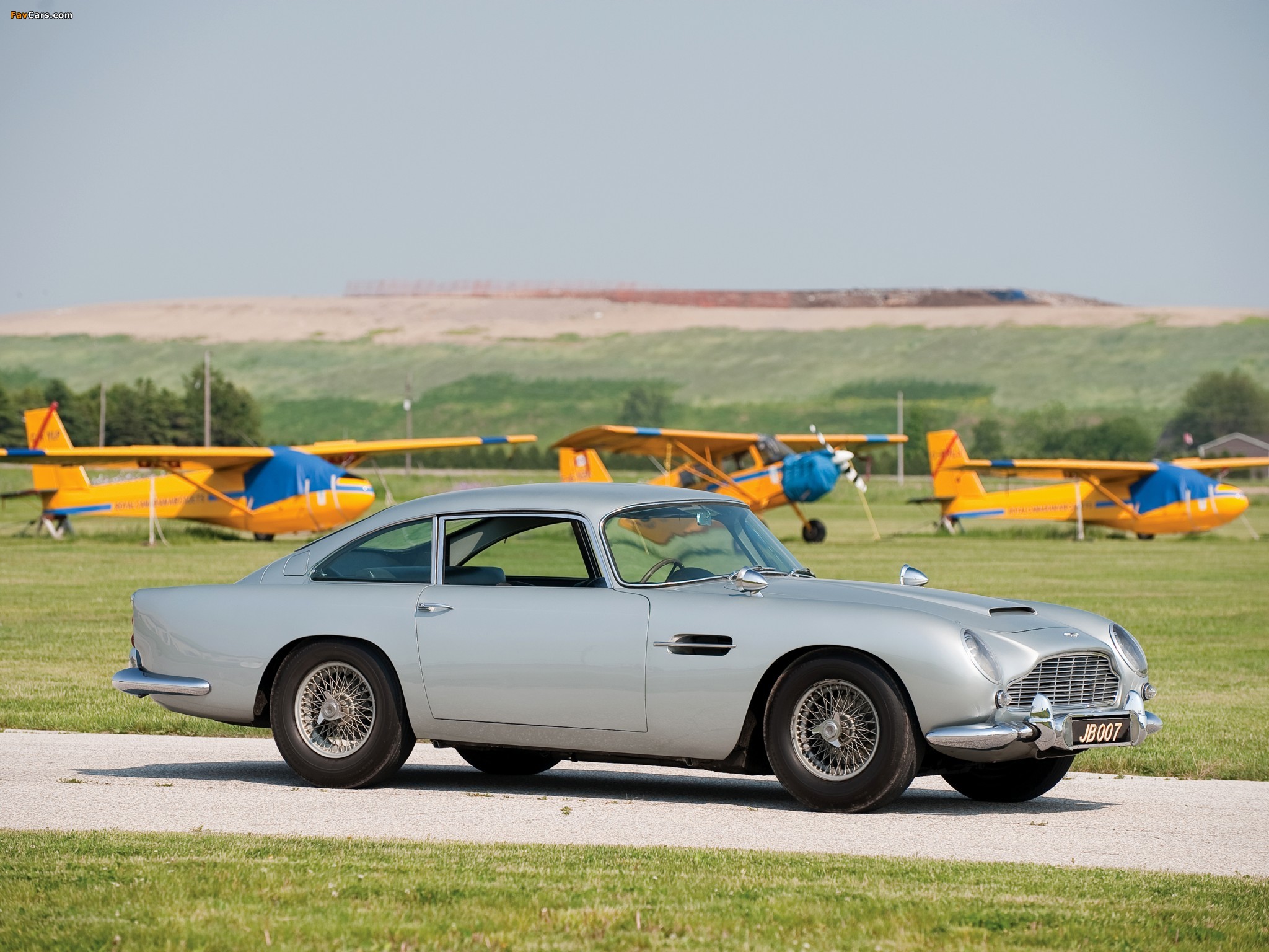 Photos of Aston Martin DB5 James Bond Edition (1964) (2048 x 1536)