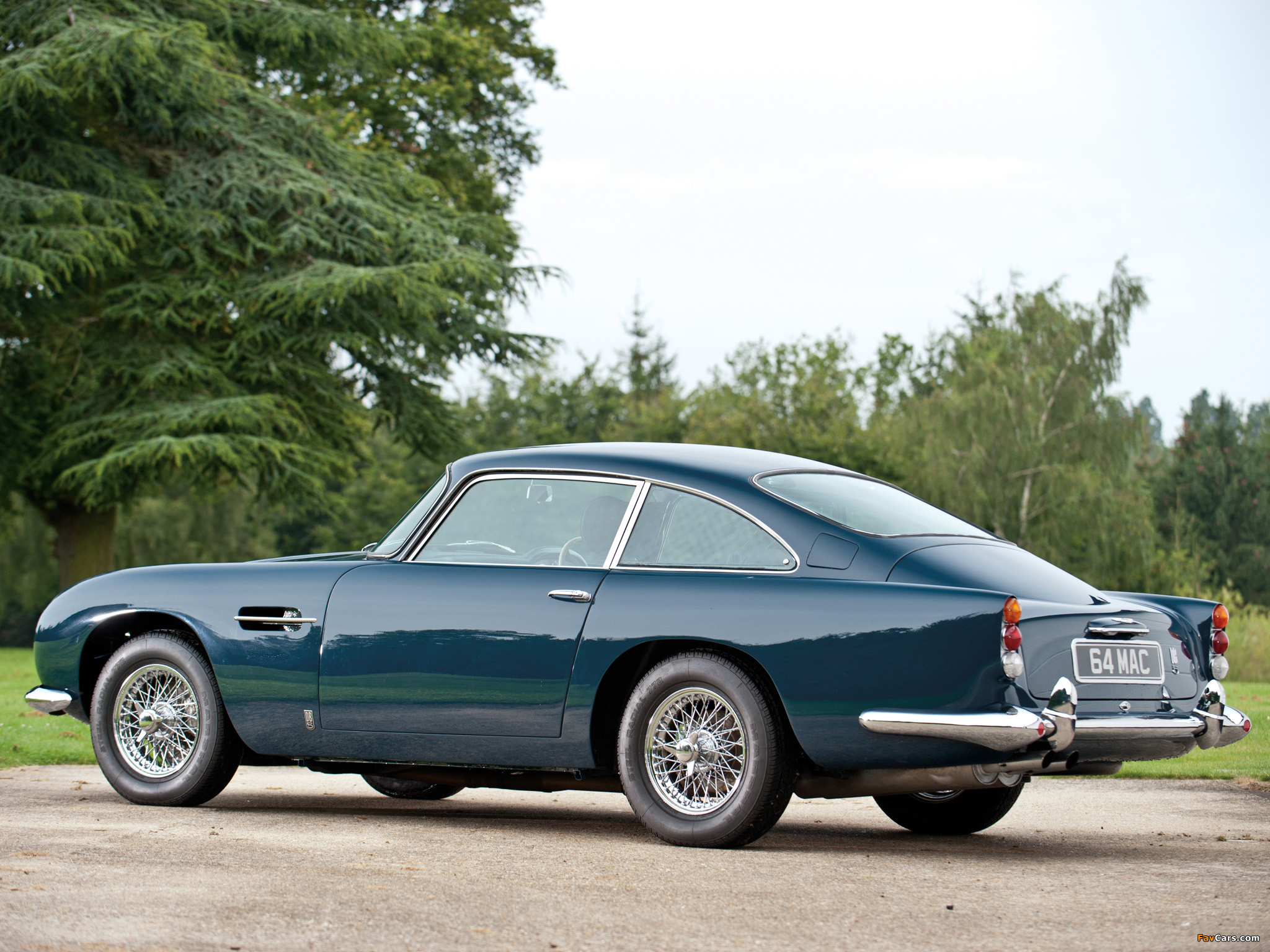 Pictures of Aston Martin DB5 UK-spec (1963–1965) (2048 x 1536)
