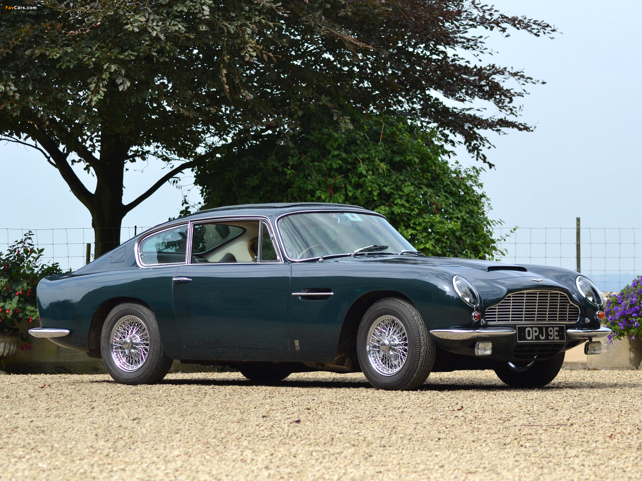 Aston Martin DB6 UK-spec (1965–1969) images (2048 x 1536)