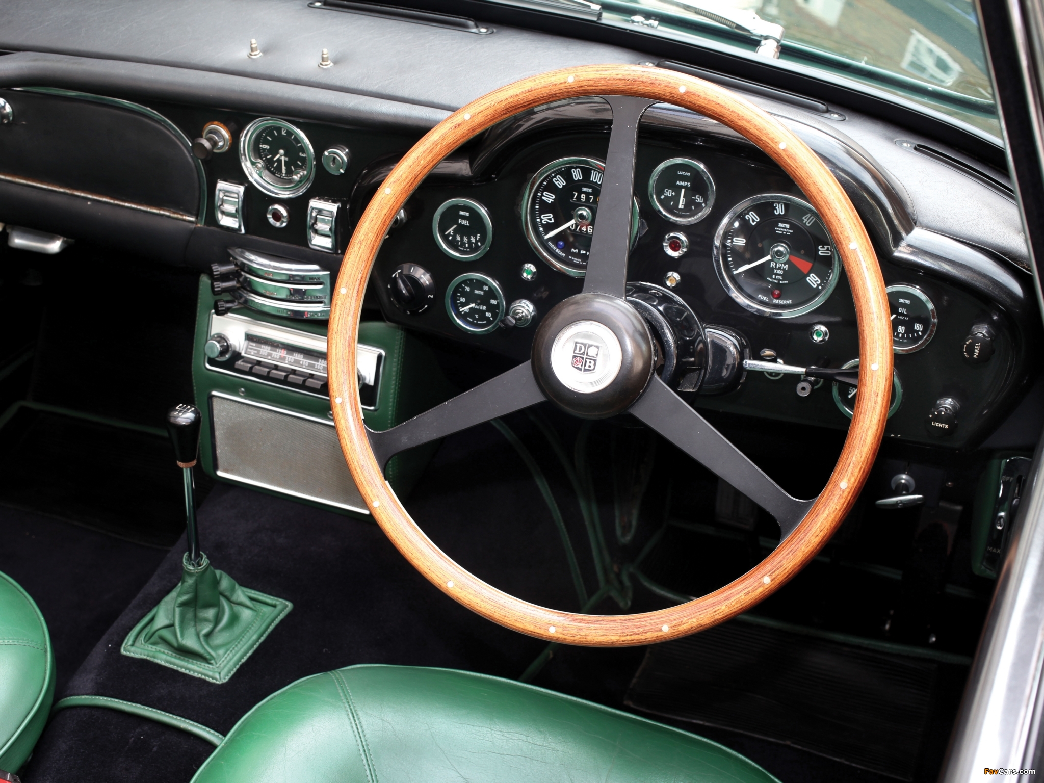 Aston Martin DB6 Volante UK-spec (1965–1969) images (2048 x 1536)