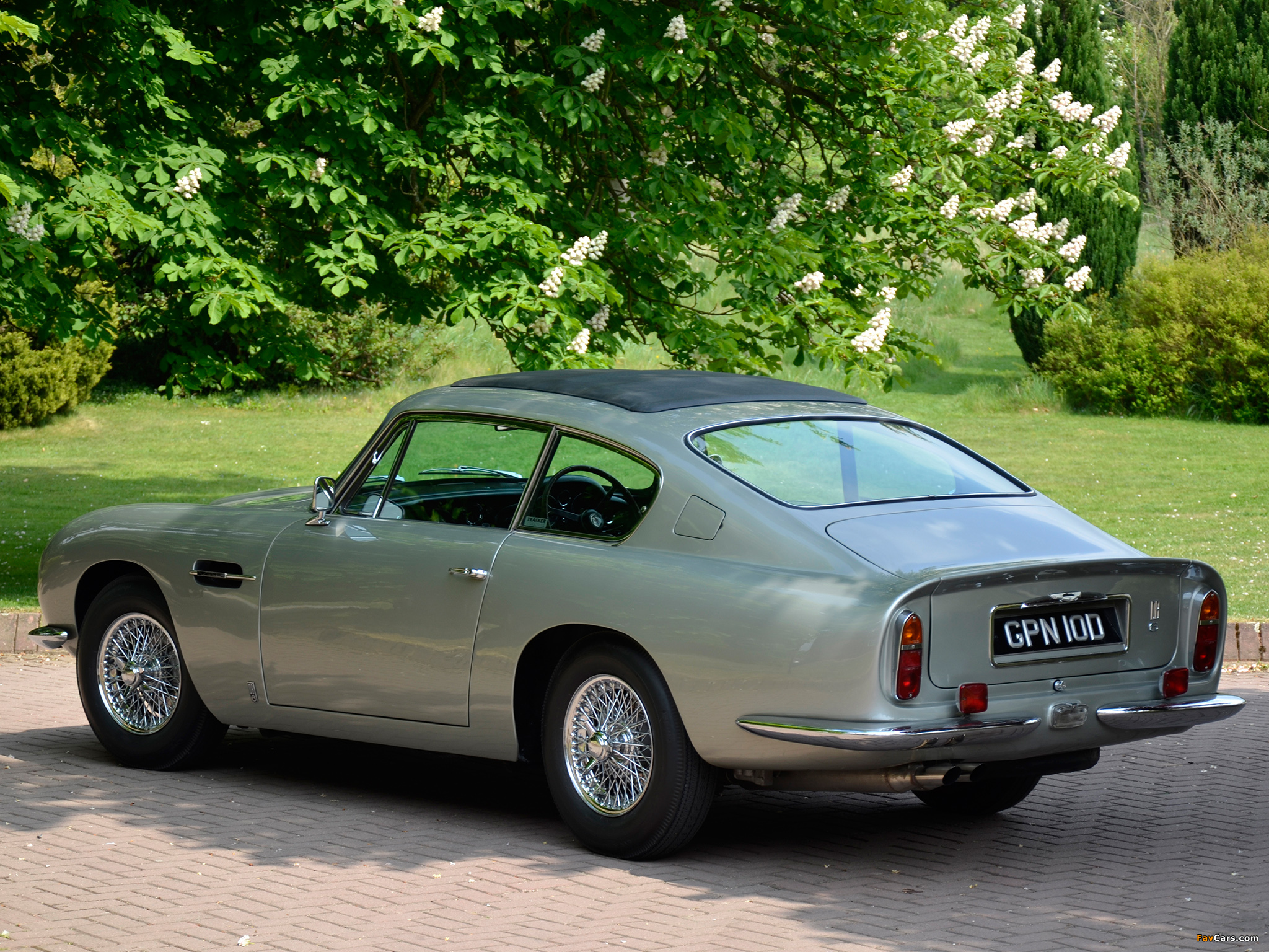 Aston Martin DB6 Vantage UK-spec (1965–1970) pictures (2048 x 1536)
