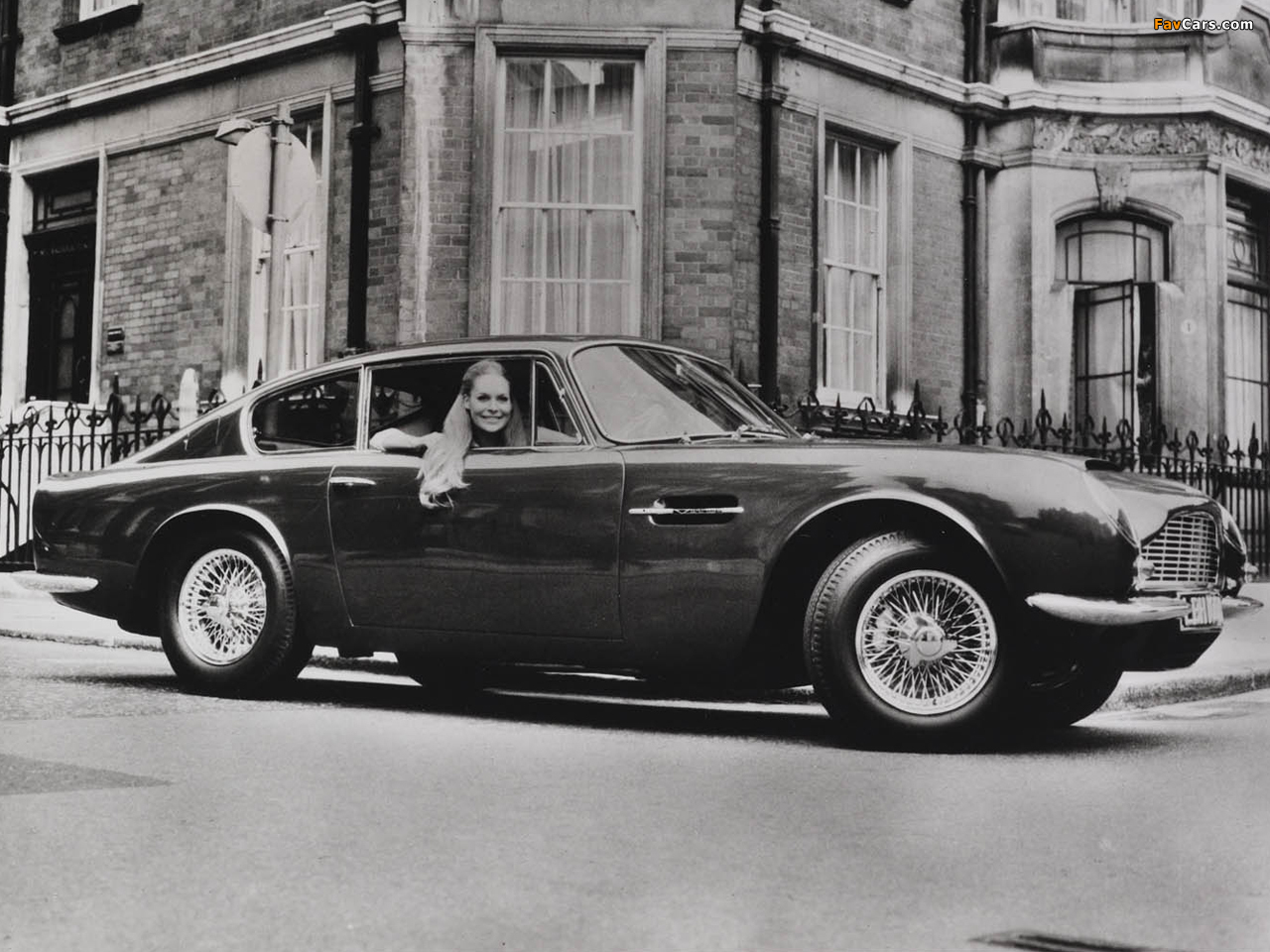 Aston Martin DB6 Vantage UK-spec (1965–1970) wallpapers (1280 x 960)