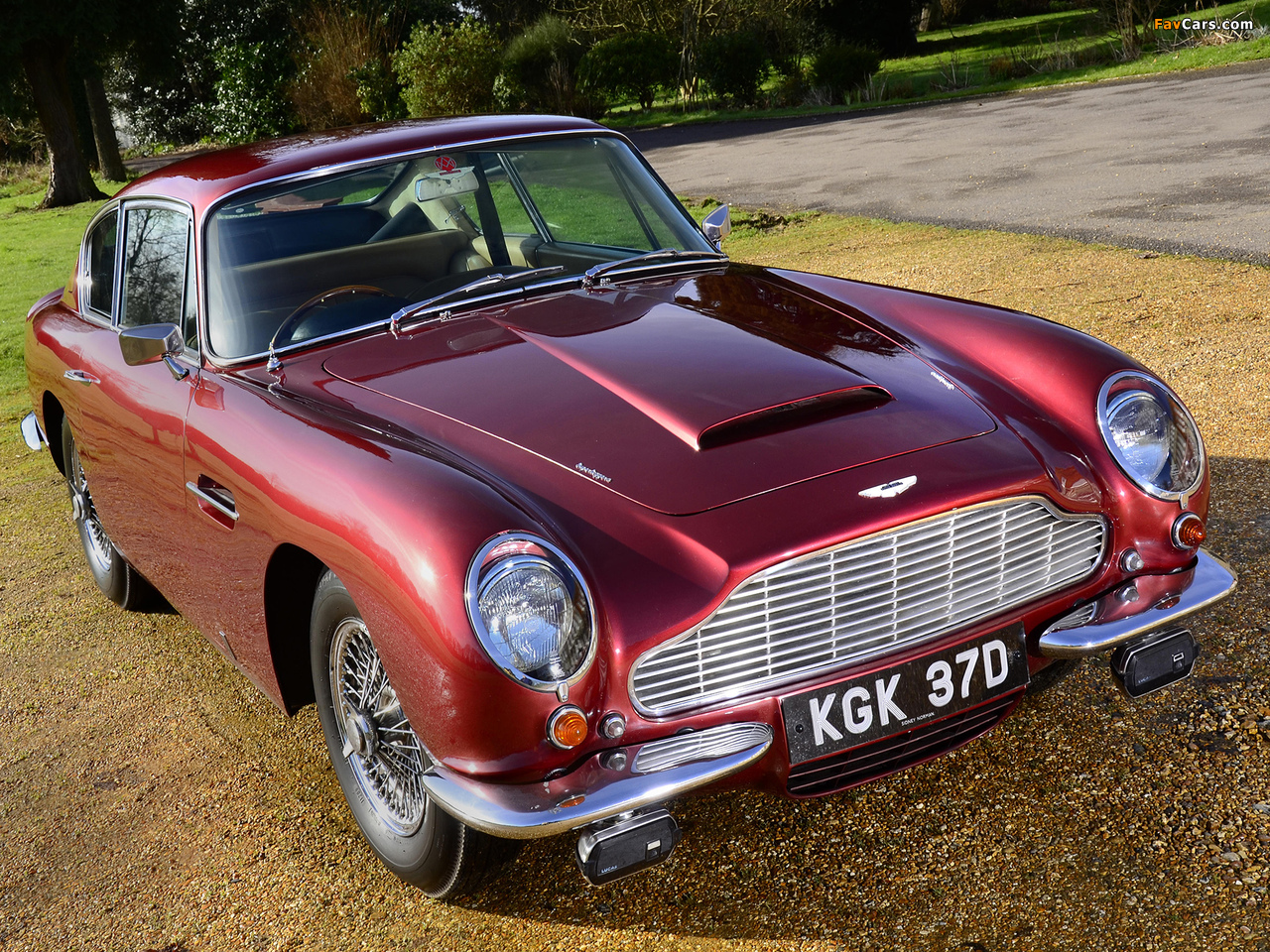 Images of Aston Martin DB6 UK-spec (1965–1969) (1280 x 960)