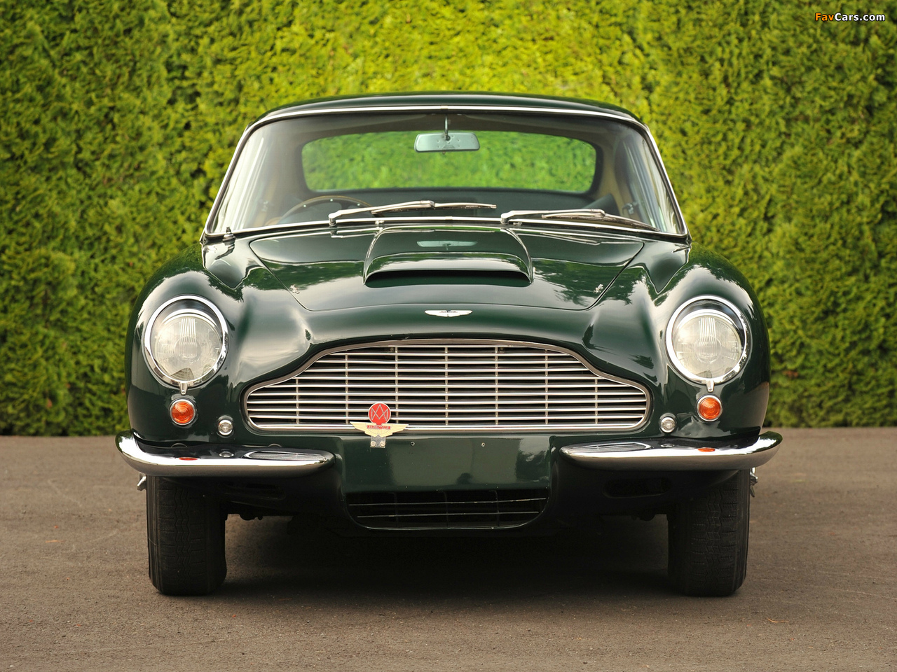 Images of Aston Martin DB6 UK-spec (1965–1969) (1280 x 960)