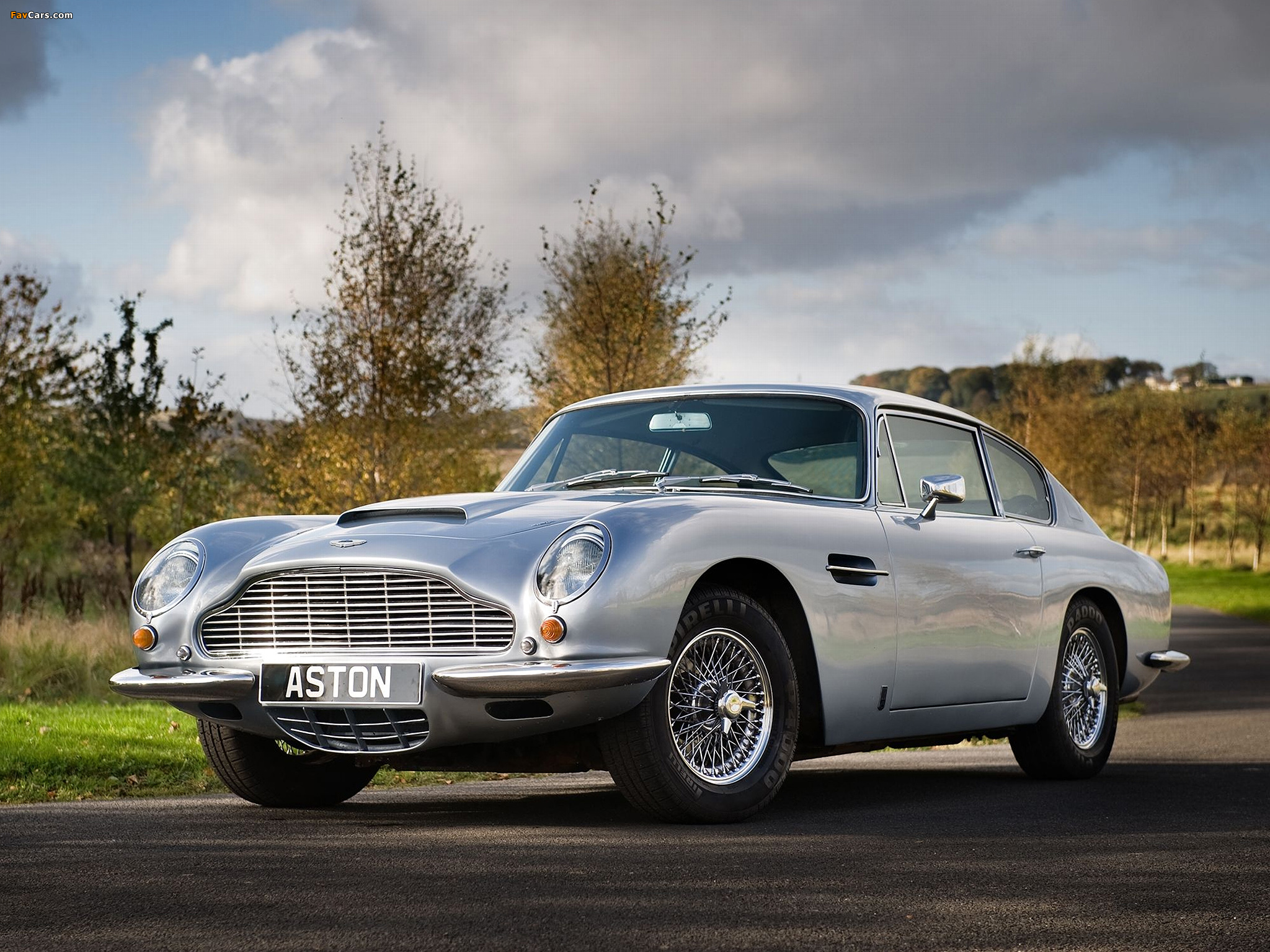 Images of Aston Martin DB6 UK-spec (1965–1969) (2048 x 1536)