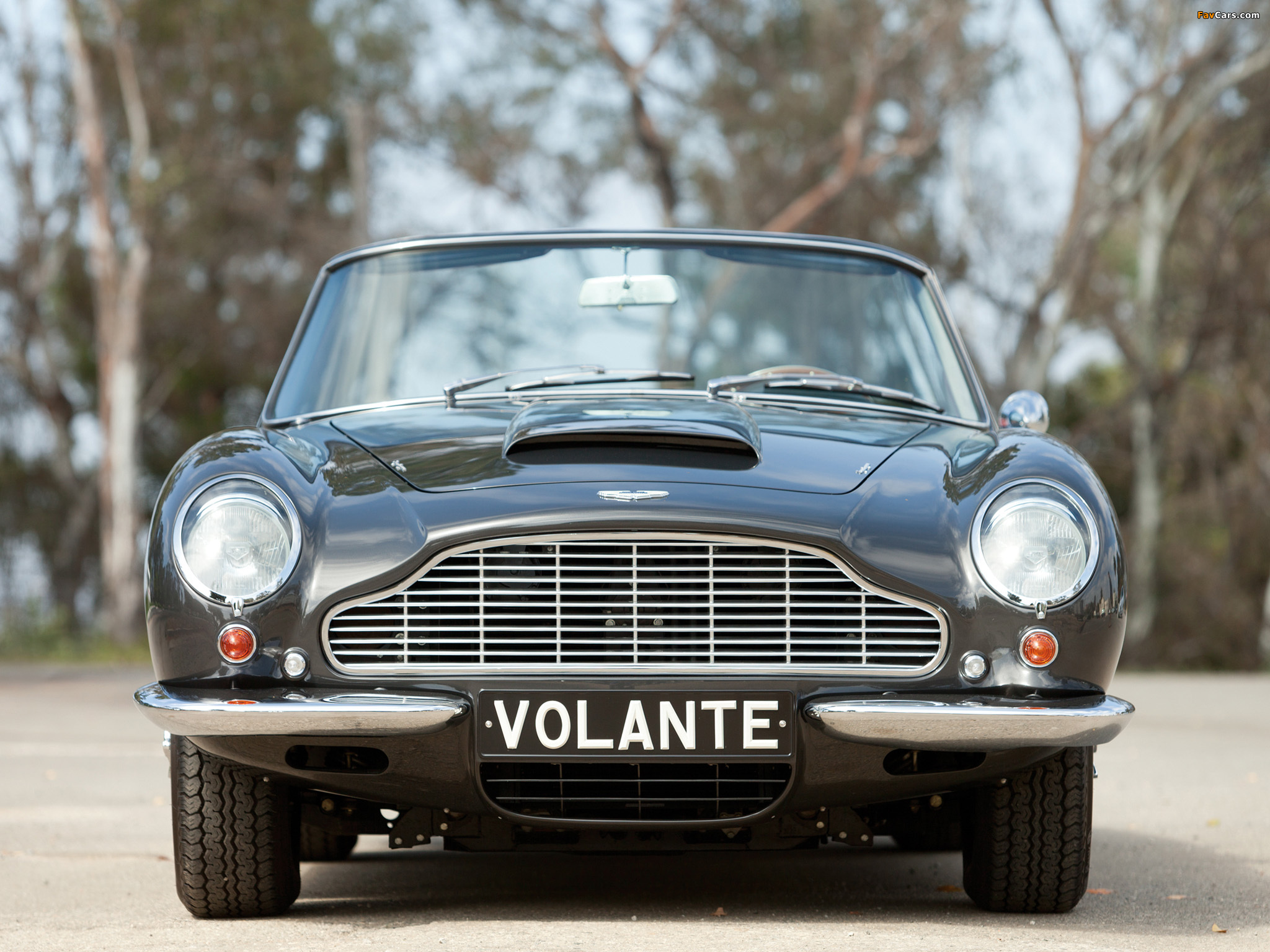 Images of Aston Martin DB6 Volante (1965–1969) (2048 x 1536)