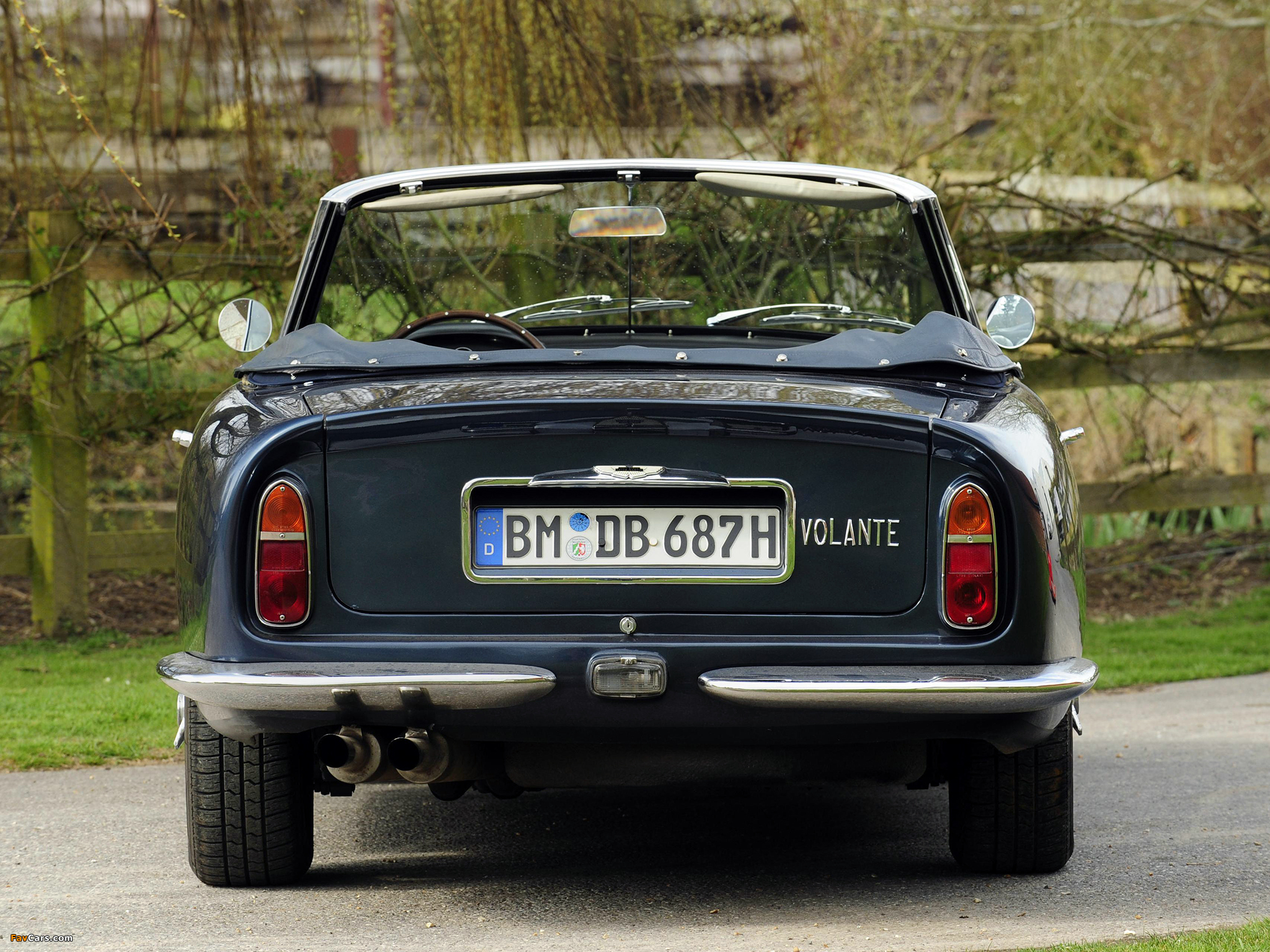 Photos of Aston Martin DB6 Volante (1965–1969) (2048 x 1536)