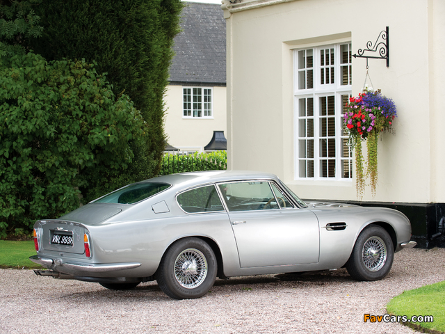 Photos of Aston Martin DB6 Vantage UK-spec (1965–1970) (640 x 480)