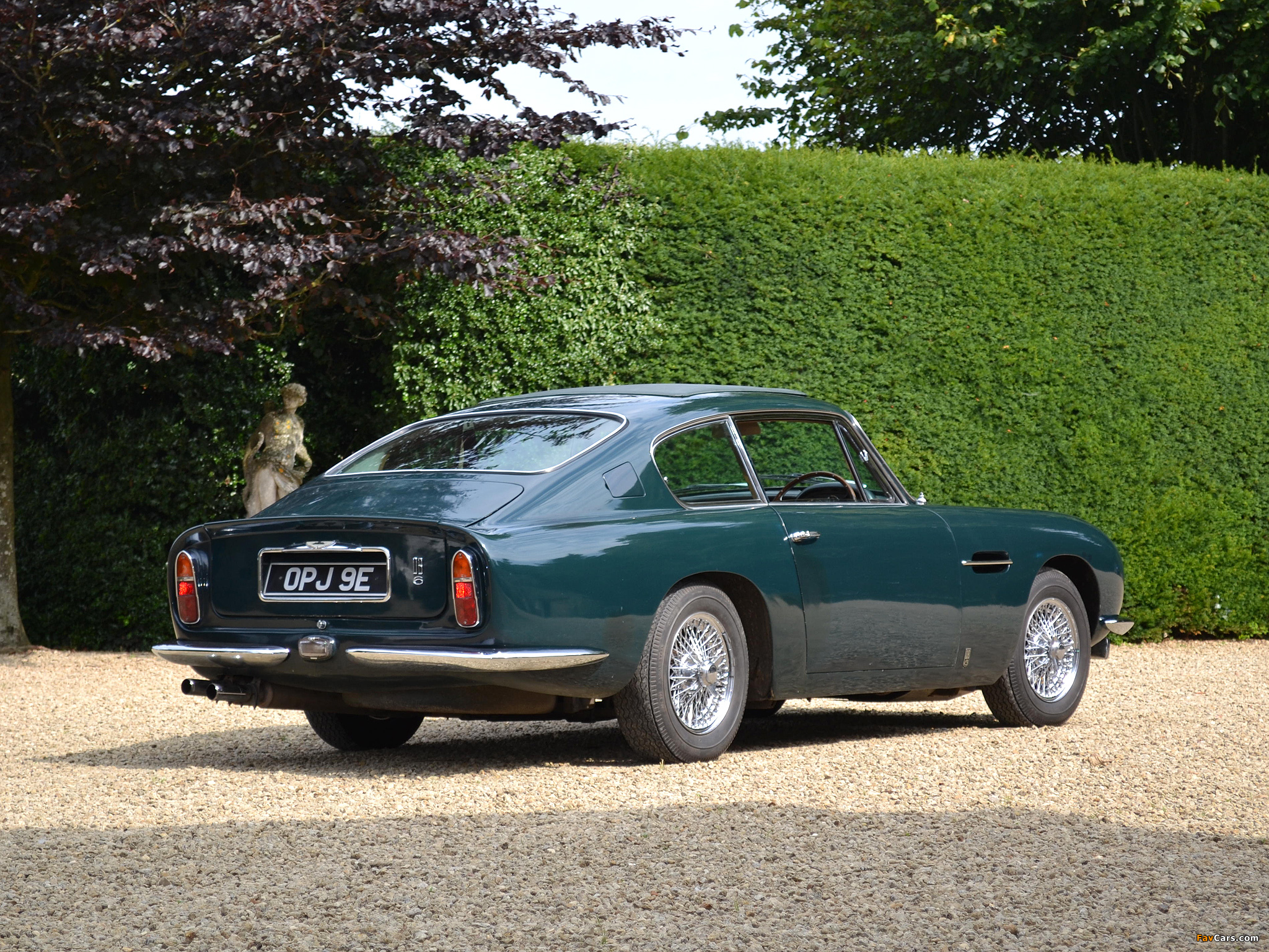 Pictures of Aston Martin DB6 UK-spec (1965–1969) (2048 x 1536)