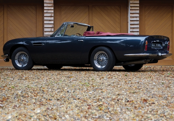 Pictures of Aston Martin DB6 Volante UK-spec (1965–1969)