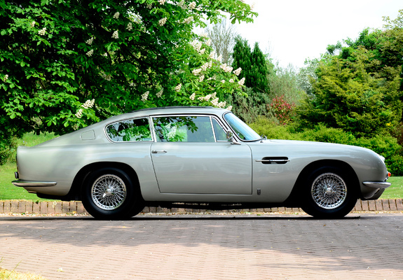 Pictures of Aston Martin DB6 Vantage UK-spec (1965–1970)