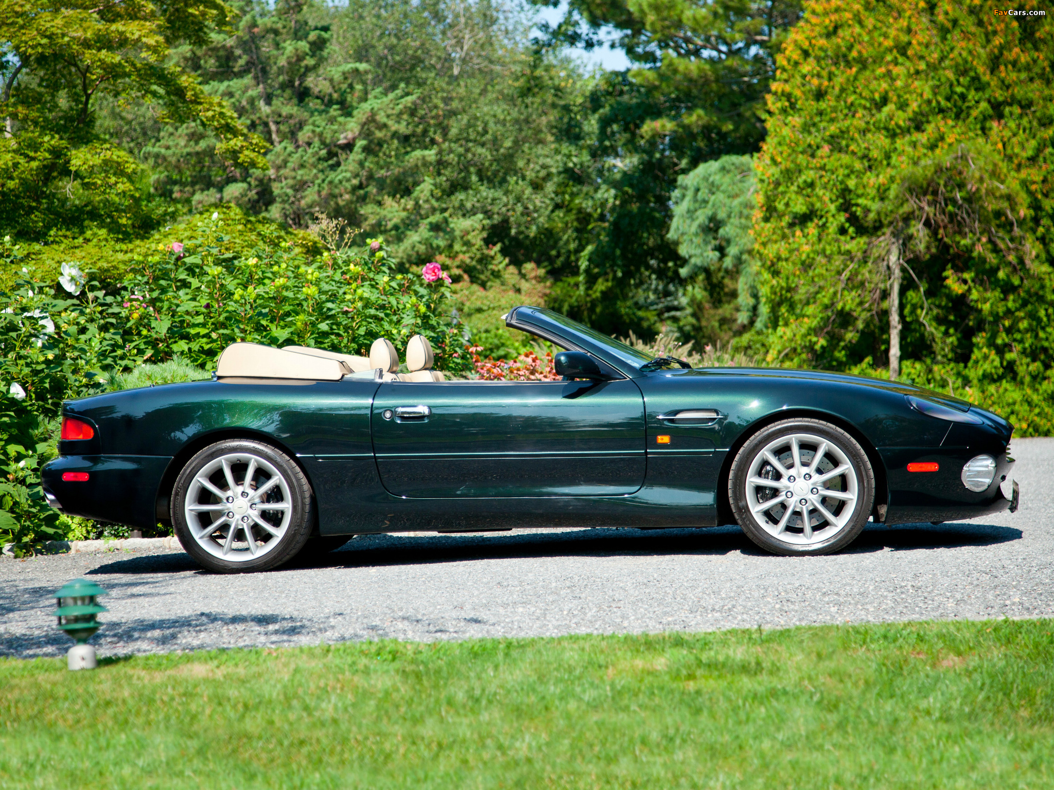 Images of Aston Martin DB7 Vantage Volante US-spec (1999–2003) (2048 x 1536)