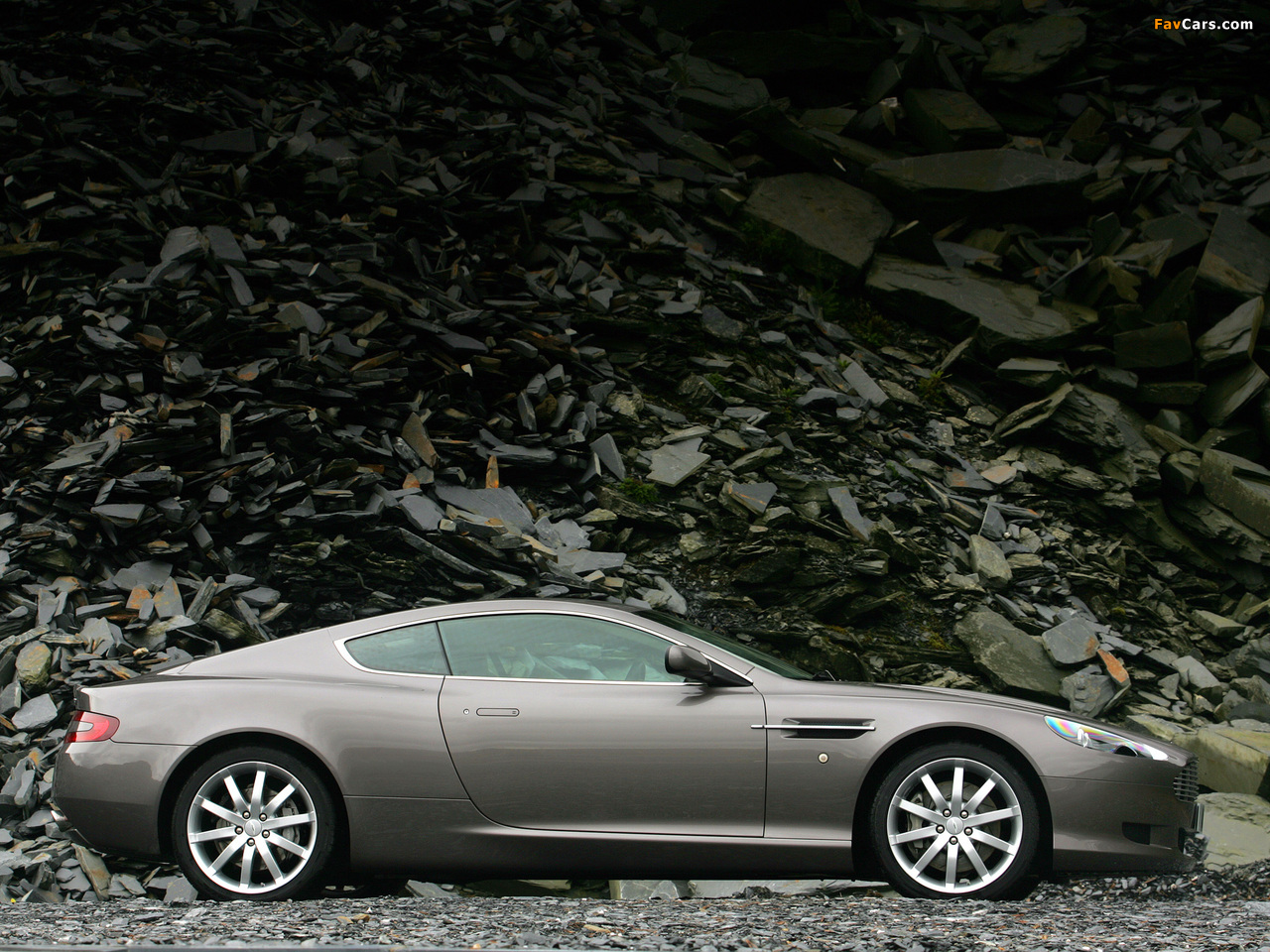 Aston Martin DB9 (2004–2008) pictures (1280 x 960)