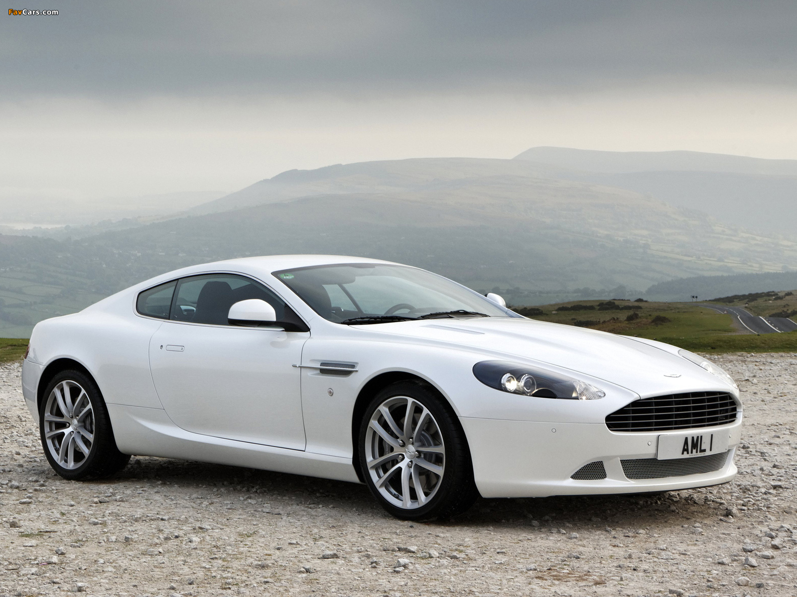 Aston Martin DB9 (2010–2012) photos (1600 x 1200)