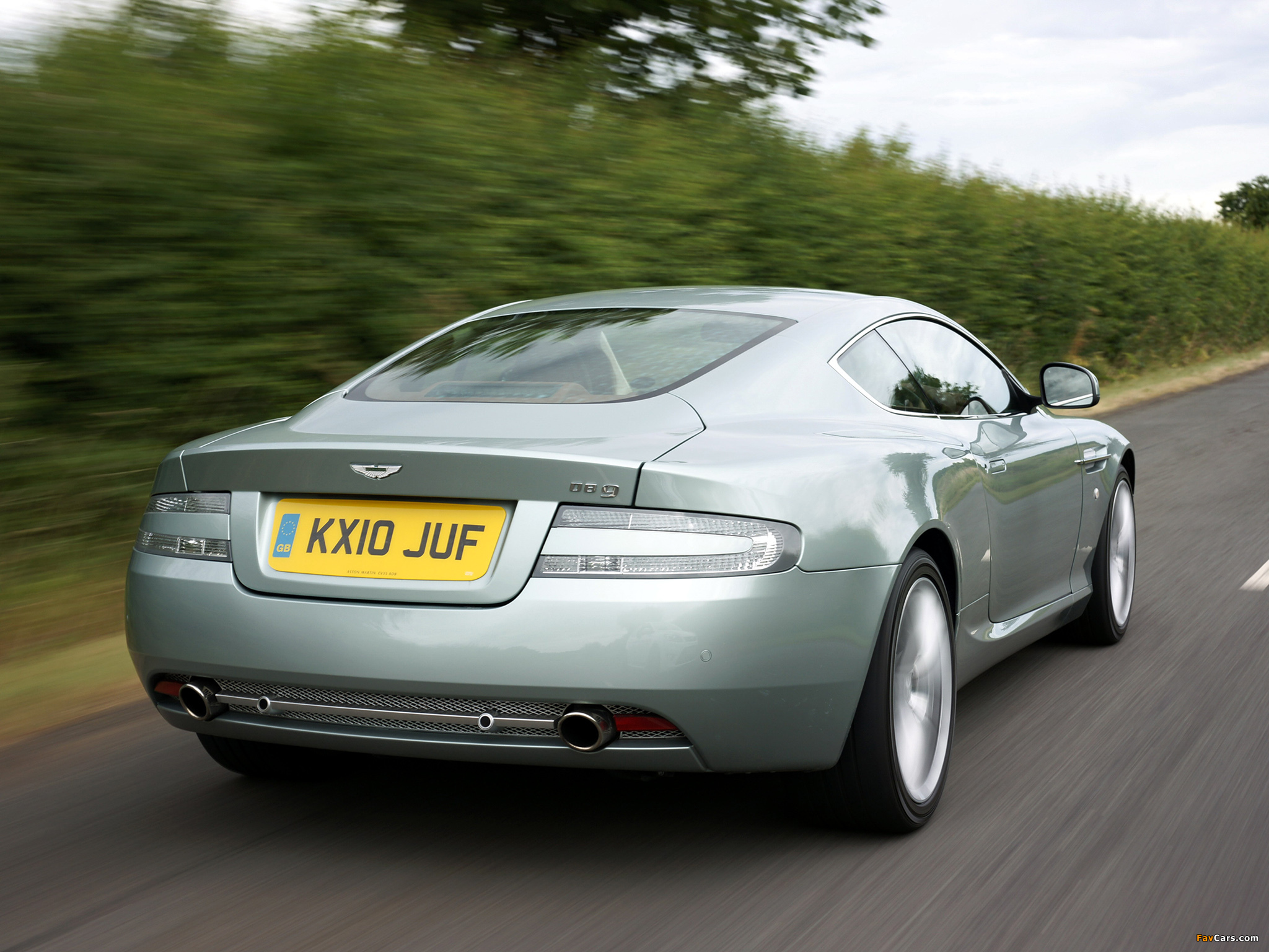 Aston Martin DB9 UK-spec (2010–2012) photos (2048 x 1536)