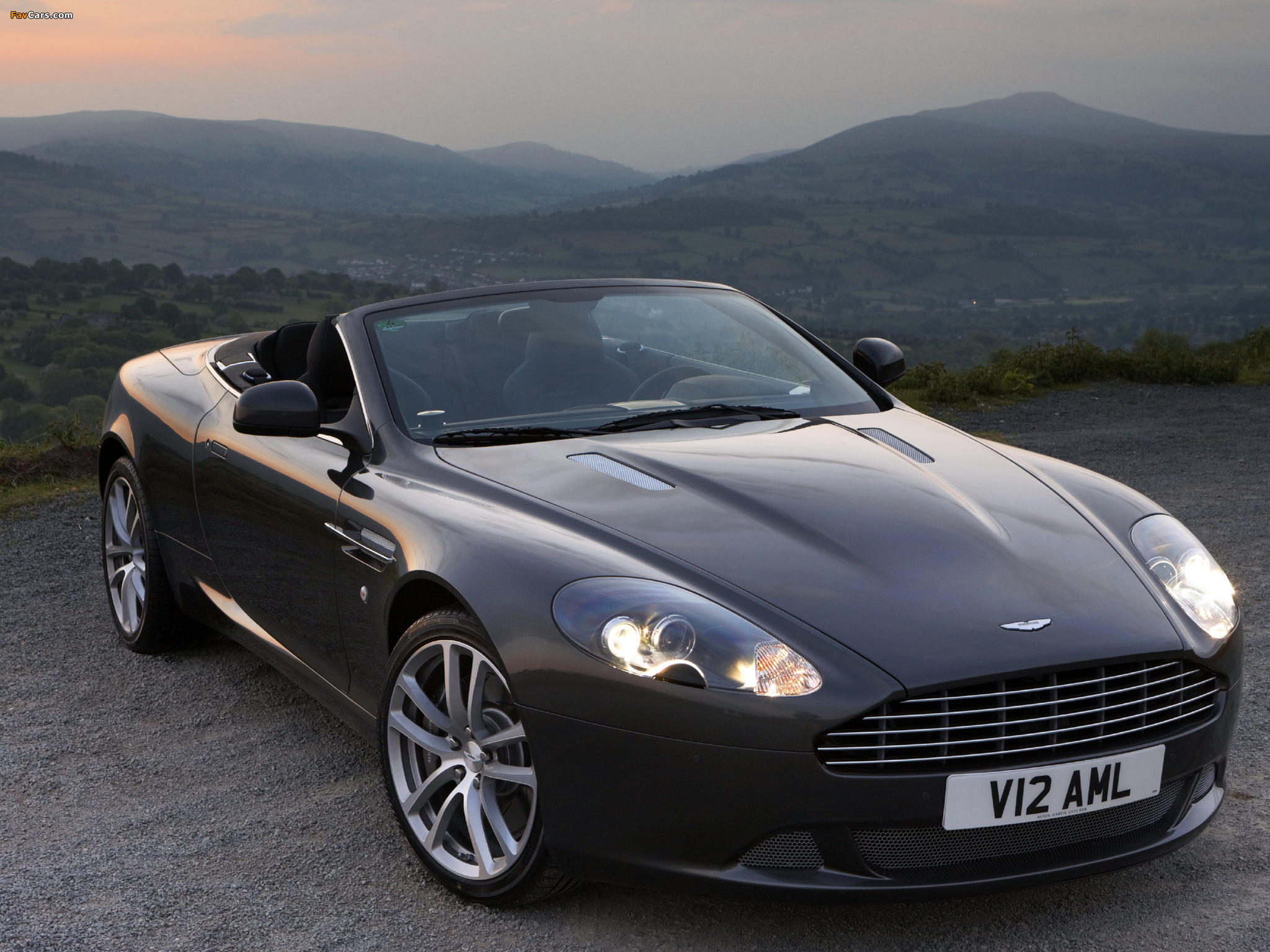 Aston Martin DB9 Volante (2010–2012) photos (2048 x 1536)