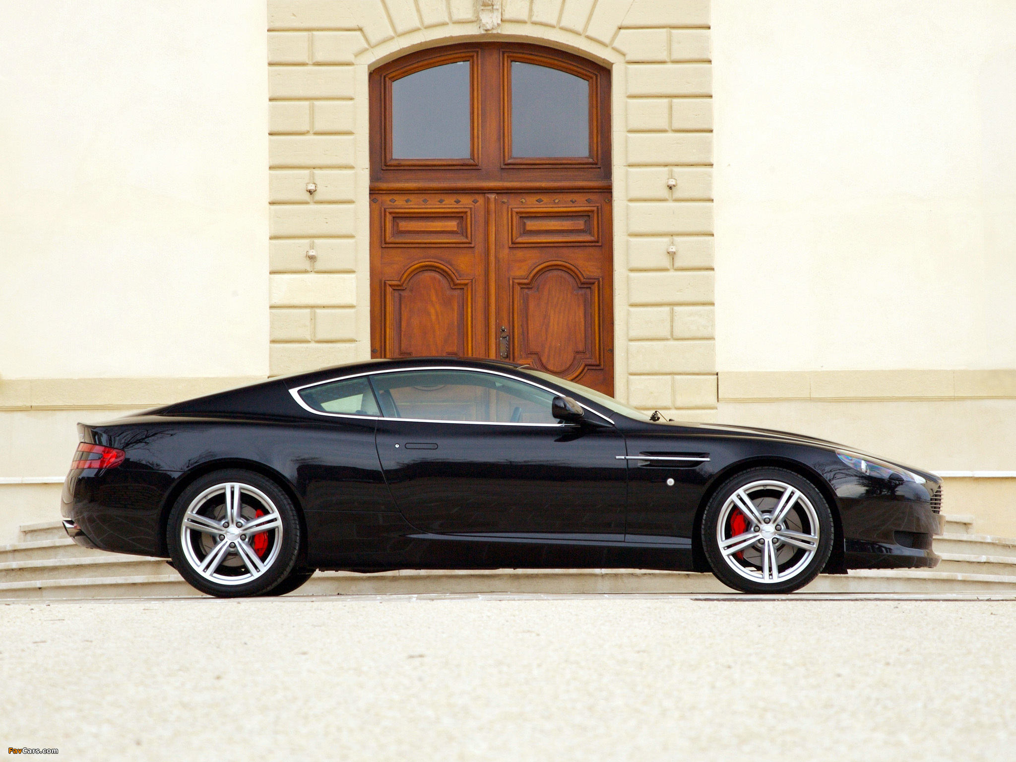 Aston Martin DB9 Sports Pack (2006–2008) photos (2048 x 1536)