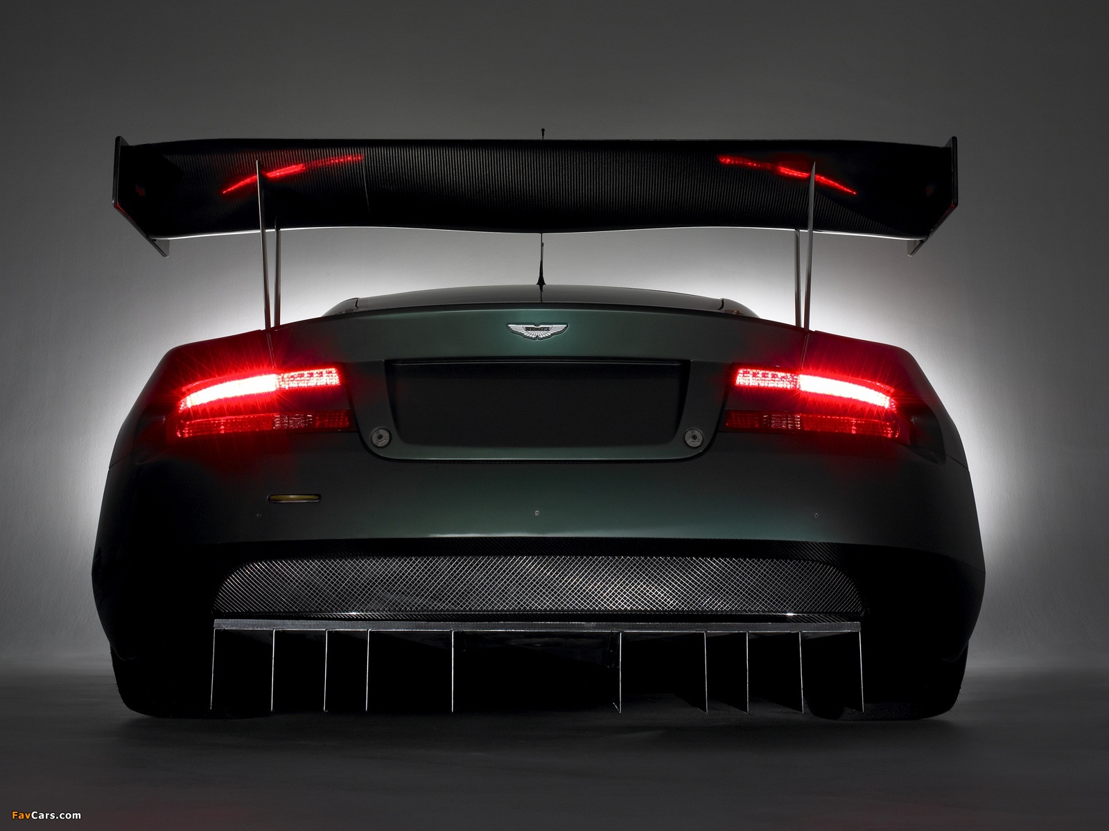 Images of Aston Martin DBR9 (2005–2006) (1600 x 1200)