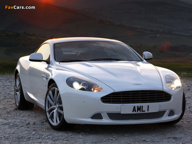 Images of Aston Martin DB9 (2010–2012) (640 x 480)