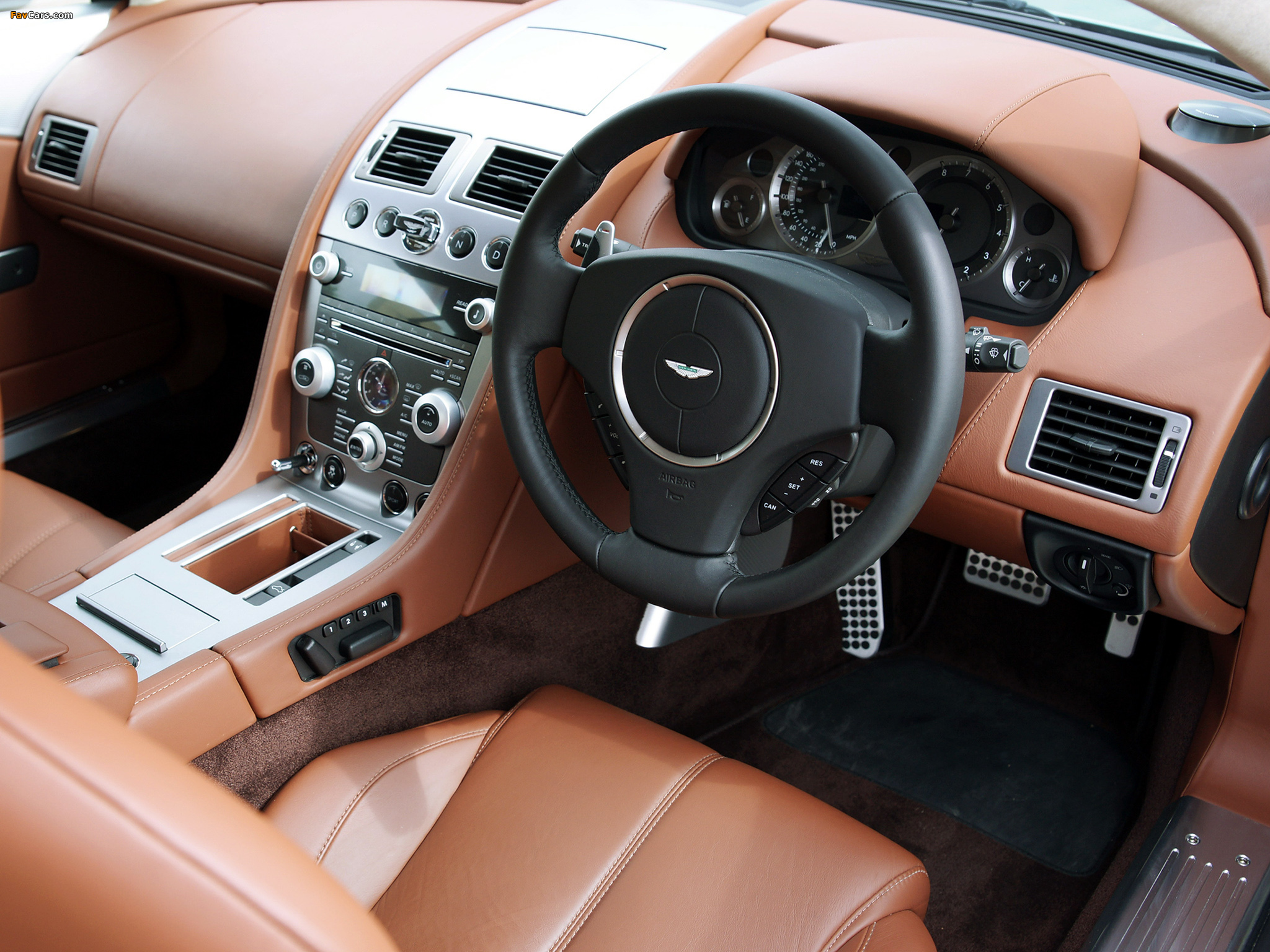 Images of Aston Martin DB9 UK-spec (2010–2012) (2048 x 1536)