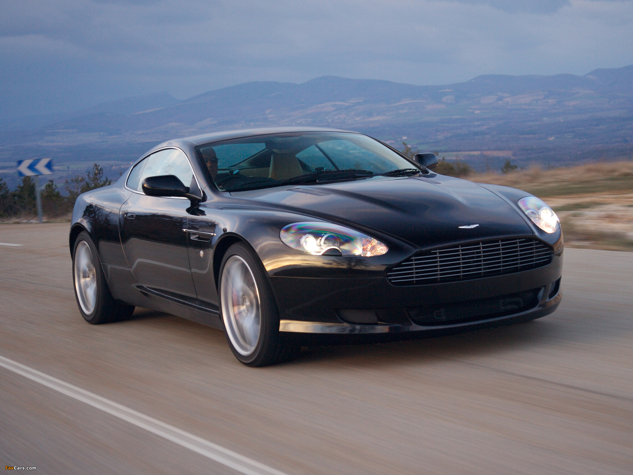 Pictures of Aston Martin DB9 Sports Pack (2006–2008) (2048 x 1536)