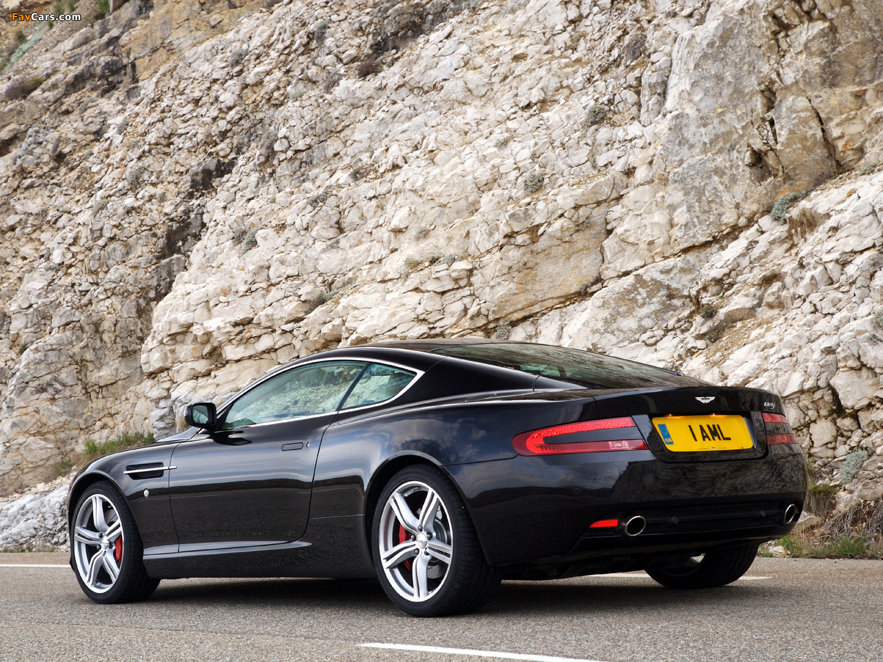 Aston Martin DB9 Sports Pack (2006–2008) wallpapers (1280 x 960)