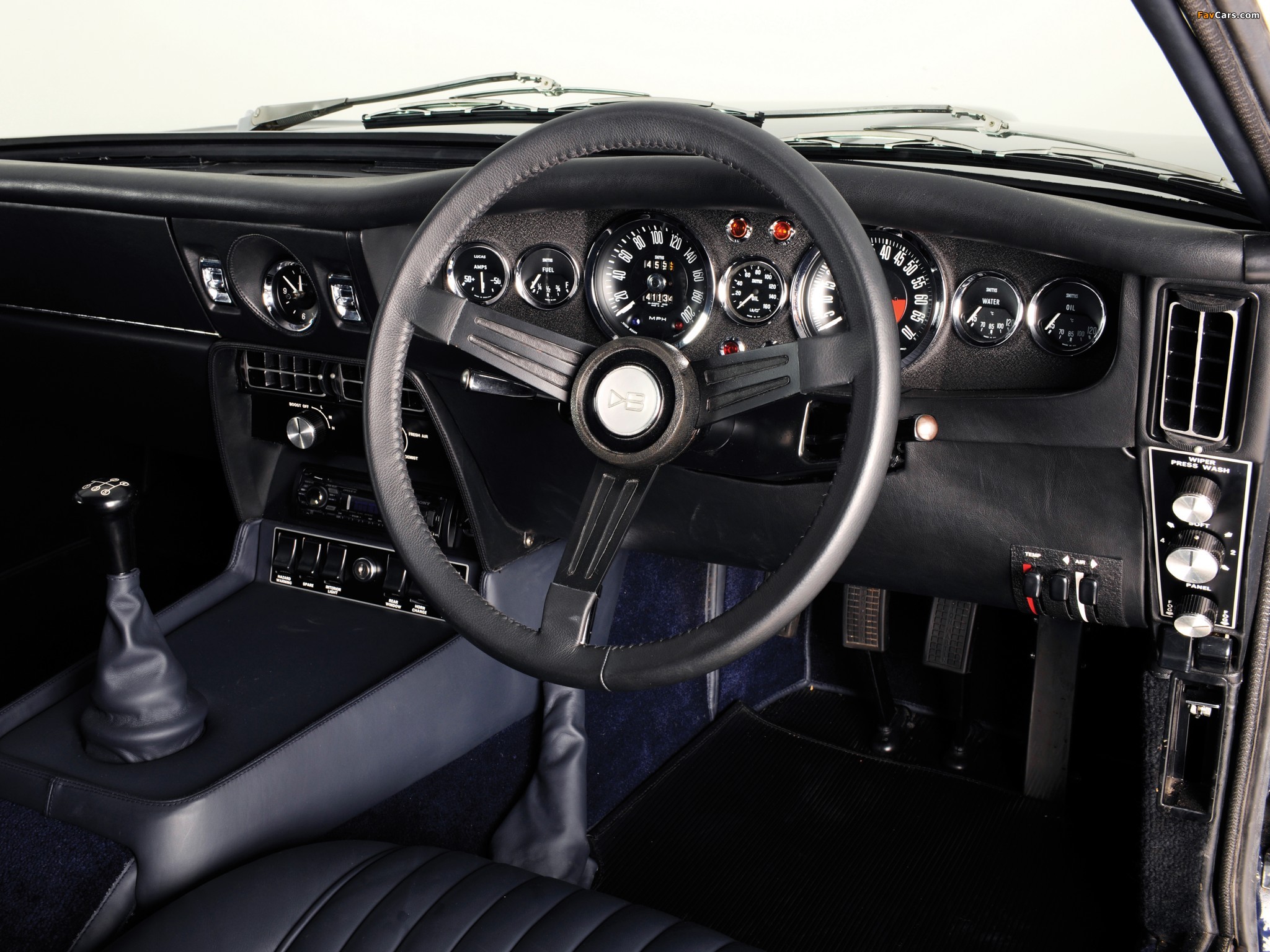 Aston Martin DBS V8 (1970–1972) photos (2048 x 1536)
