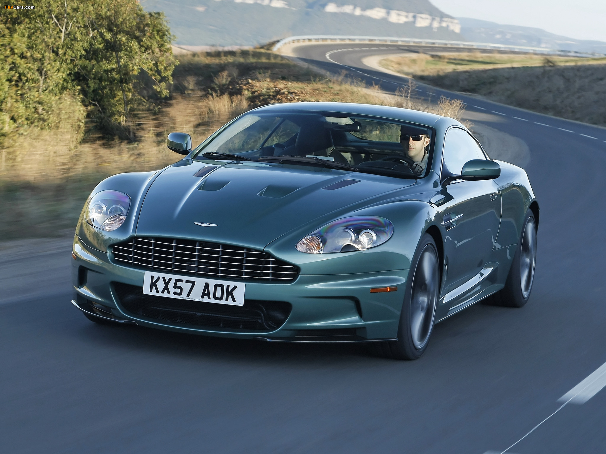 Photos of Aston Martin DBS US-spec (2008–2012) (2048 x 1536)