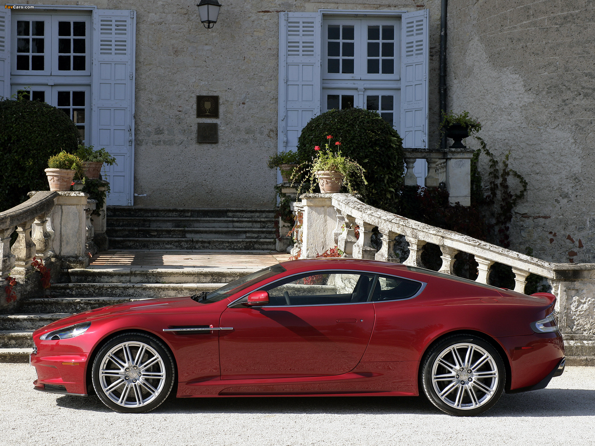 Photos of Aston Martin DBS US-spec (2008–2012) (2048 x 1536)
