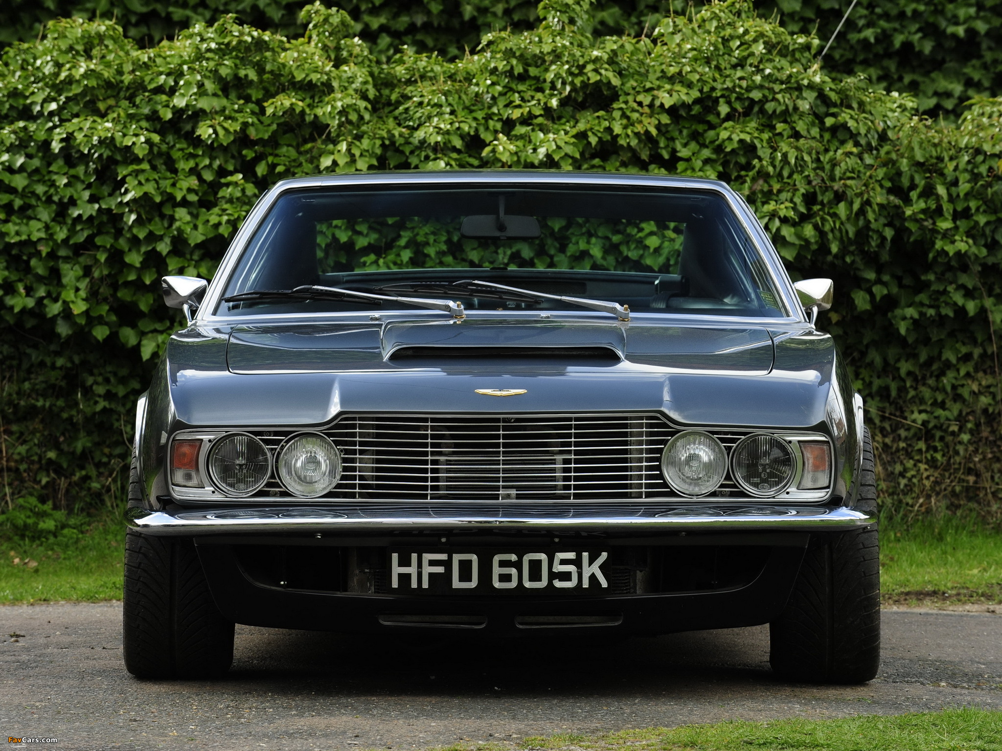 Pictures of Aston Martin DBS V8 (1970–1972) (2048 x 1536)