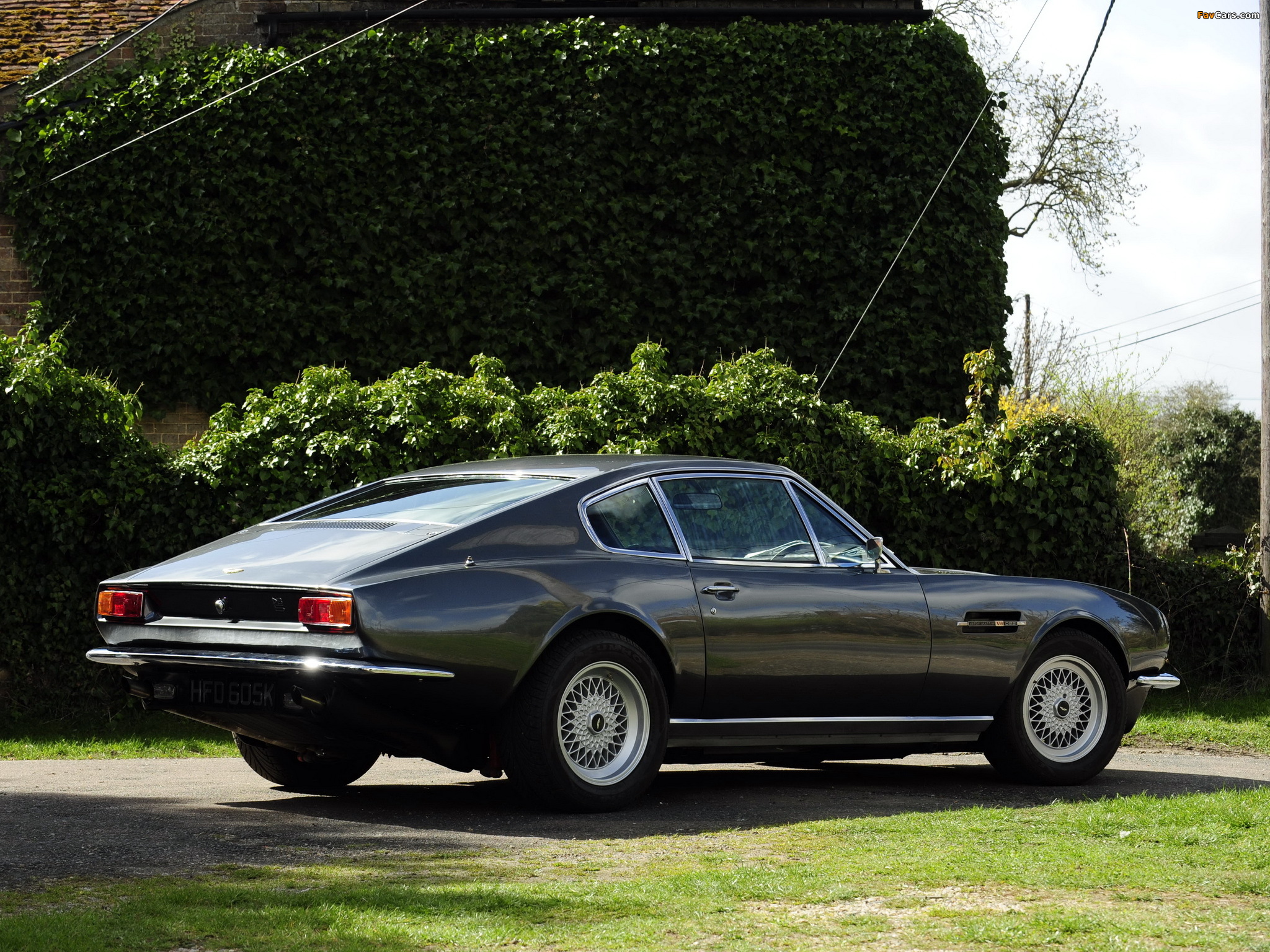 Aston Martin DBS V8 (1970–1972) wallpapers (2048 x 1536)