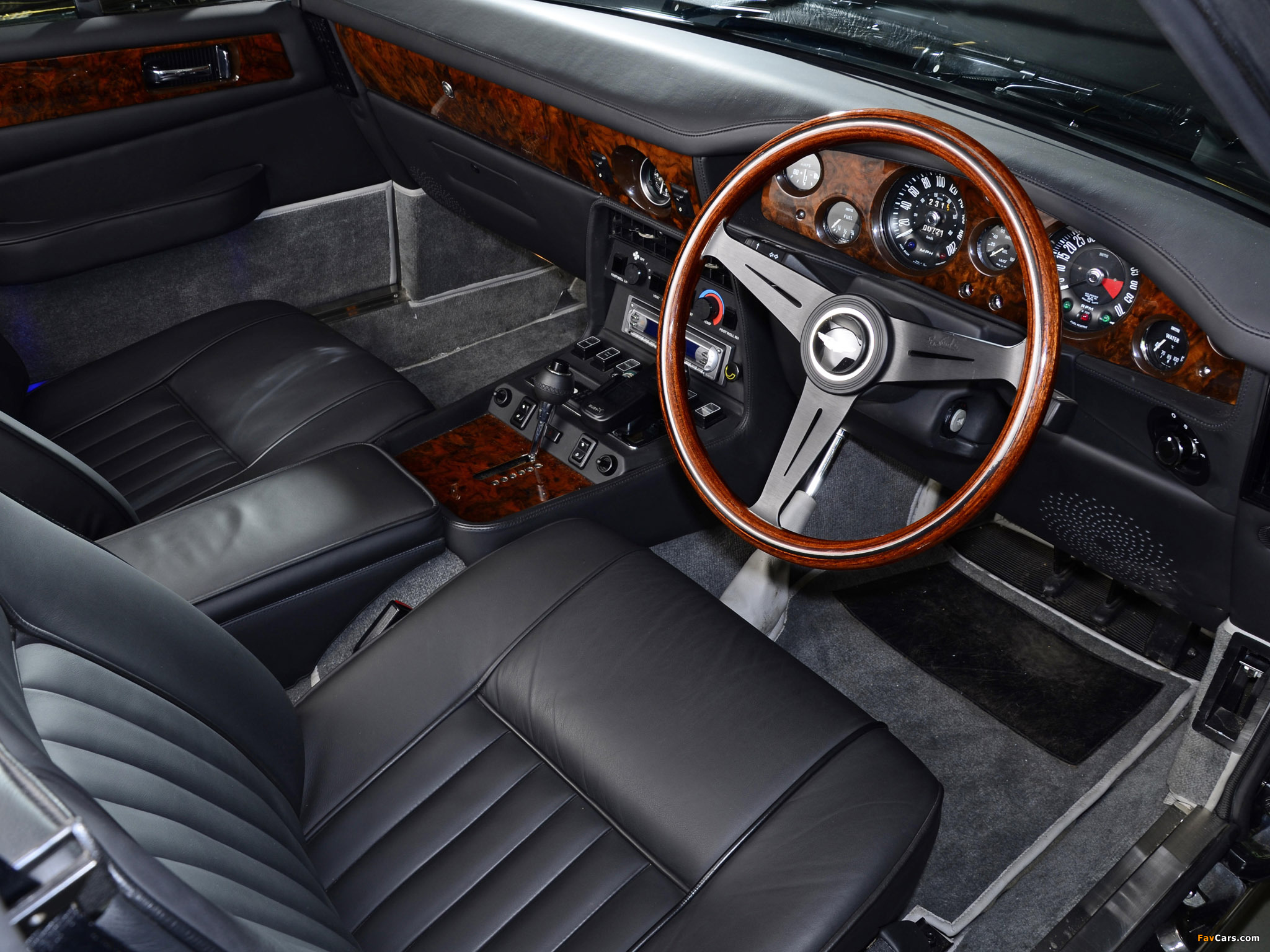 Aston Martin Lagonda V8 Saloon (1974–1976) images (2048 x 1536)