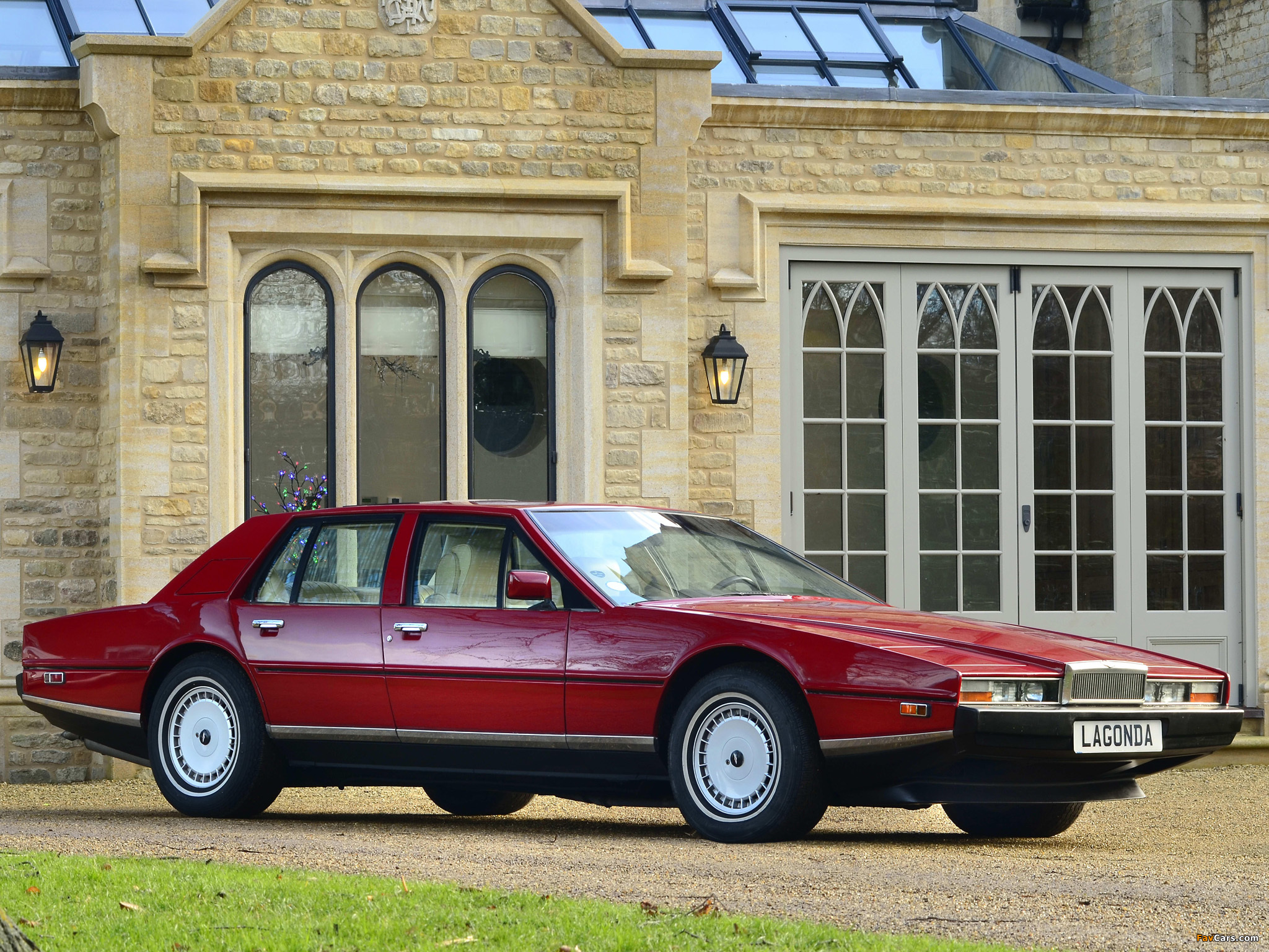 Aston Martin Lagonda (1976–1987) wallpapers (2048 x 1536)