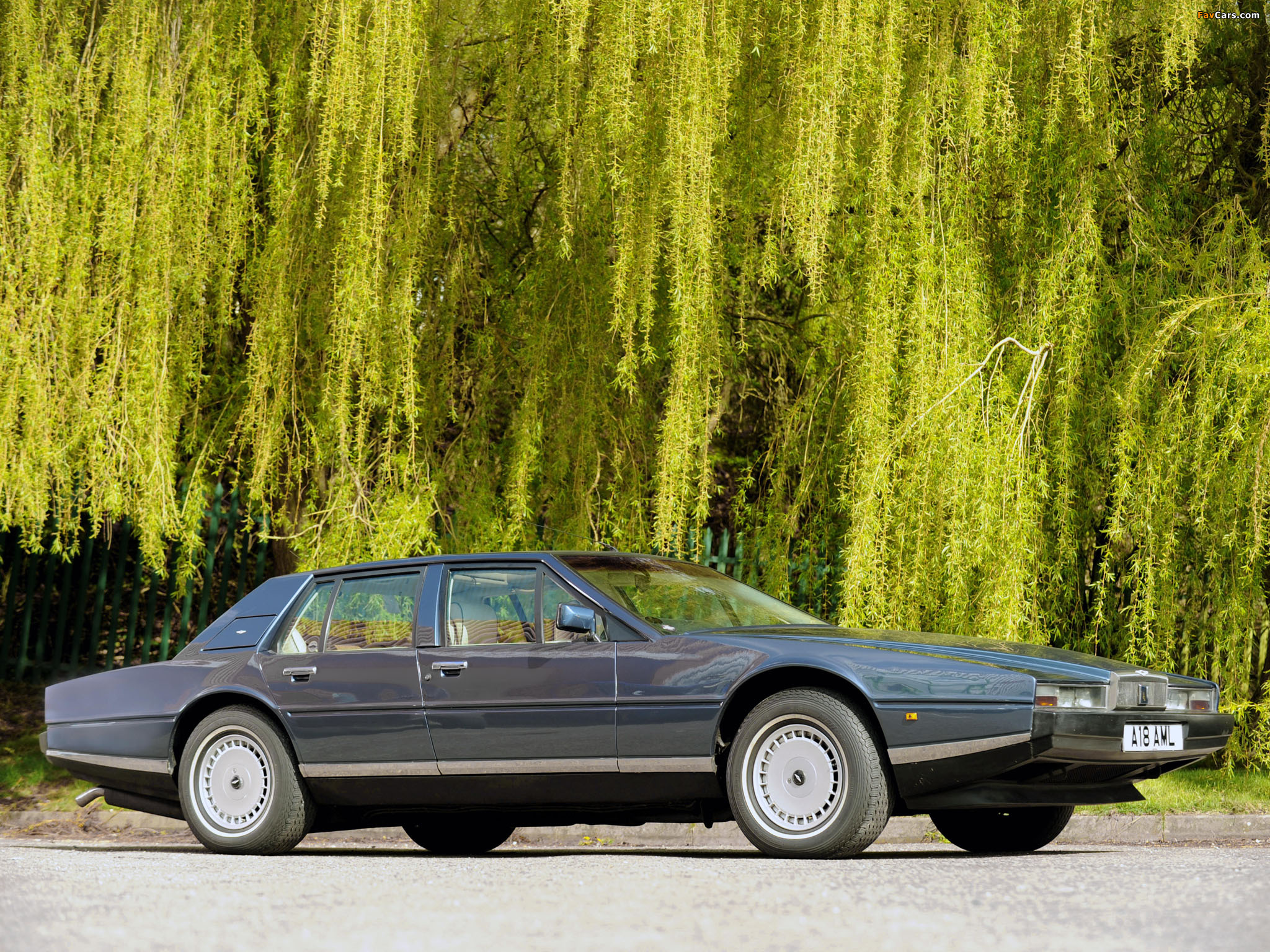 Pictures of Aston Martin Lagonda (1976–1987) (2048 x 1536)