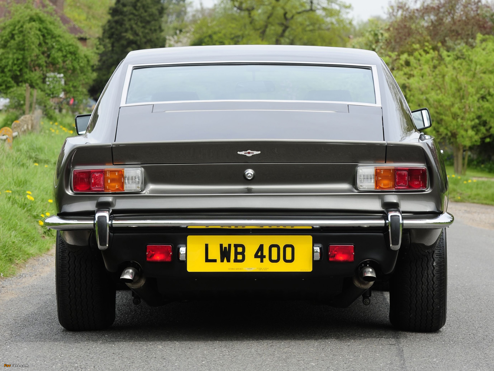 Pictures of Aston Martin Lagonda V8 Saloon (1974–1976) (2048 x 1536)