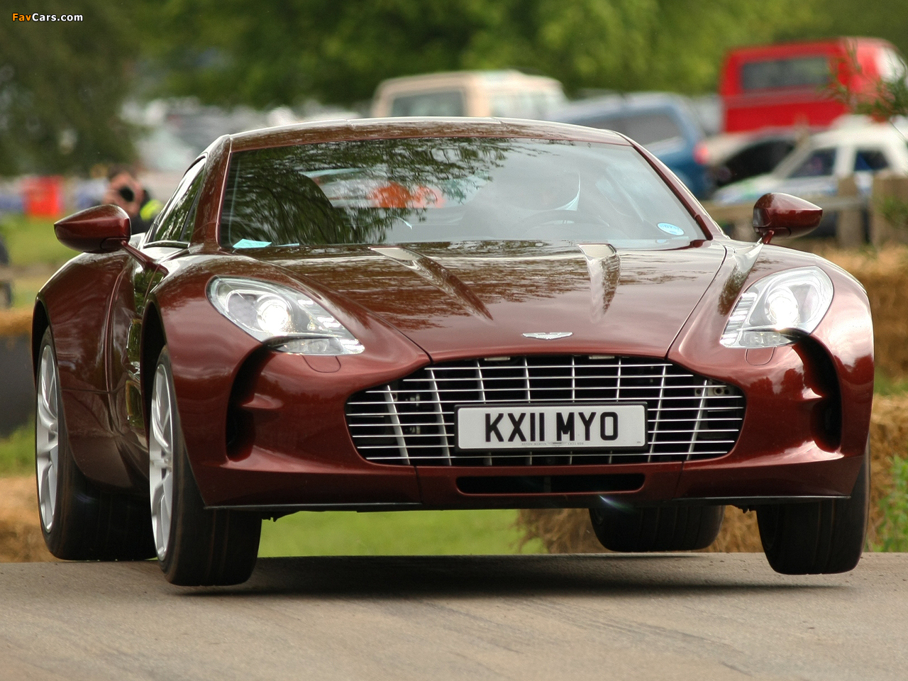 Aston Martin One-77 (2009–2012) photos (1280 x 960)