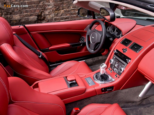 Aston Martin V12 Vantage Roadster (2012) pictures (640 x 480)