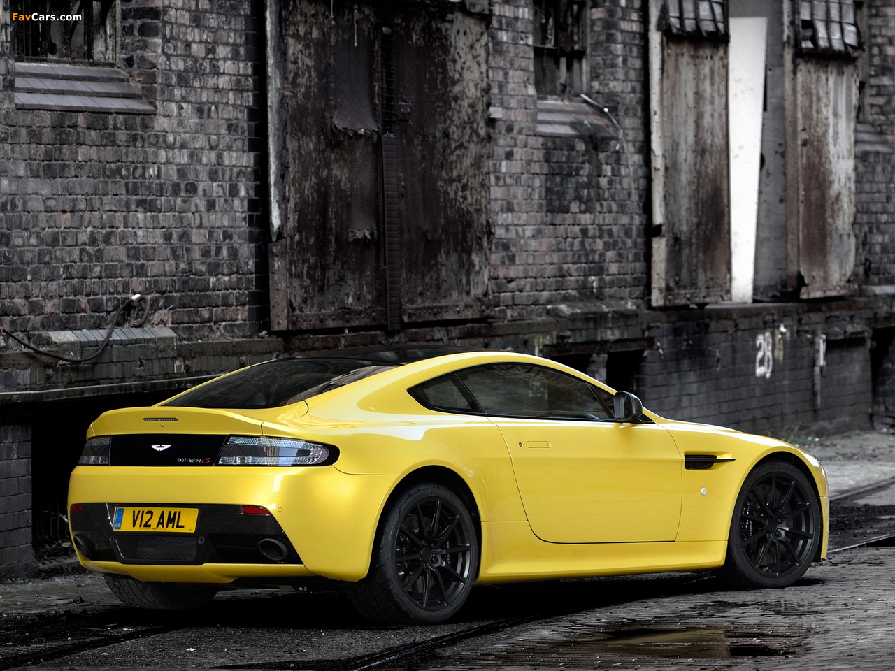 Aston Martin V12 Vantage S 2013 photos (1280 x 960)