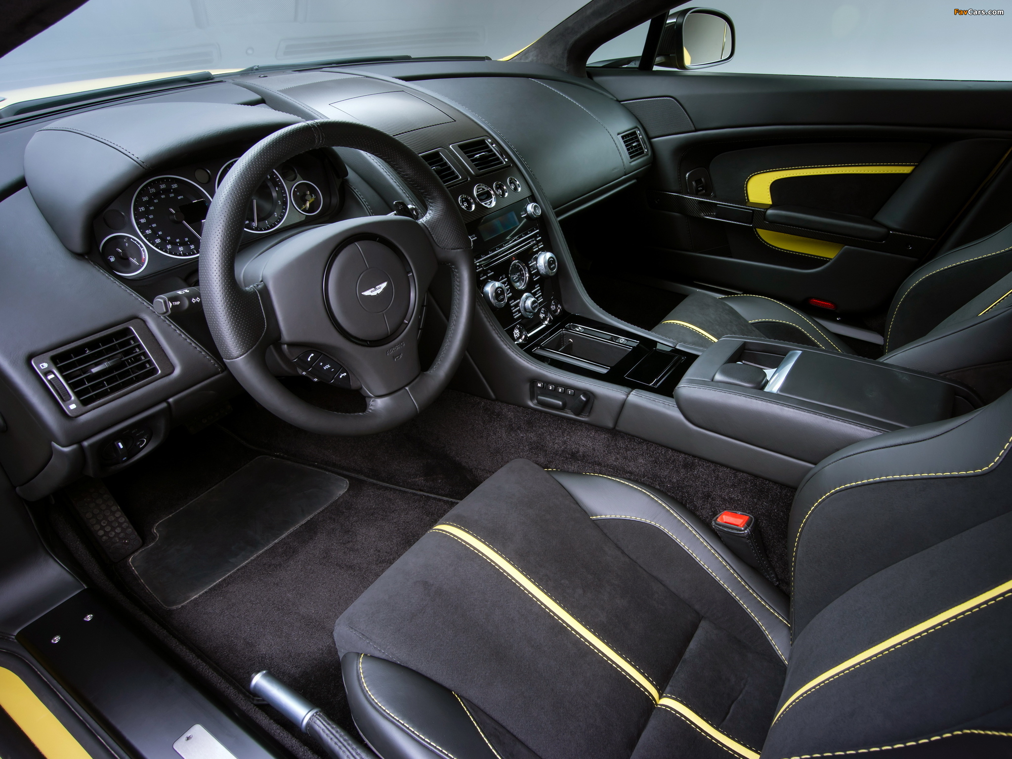 Aston Martin V12 Vantage S 2013 pictures (2048 x 1536)